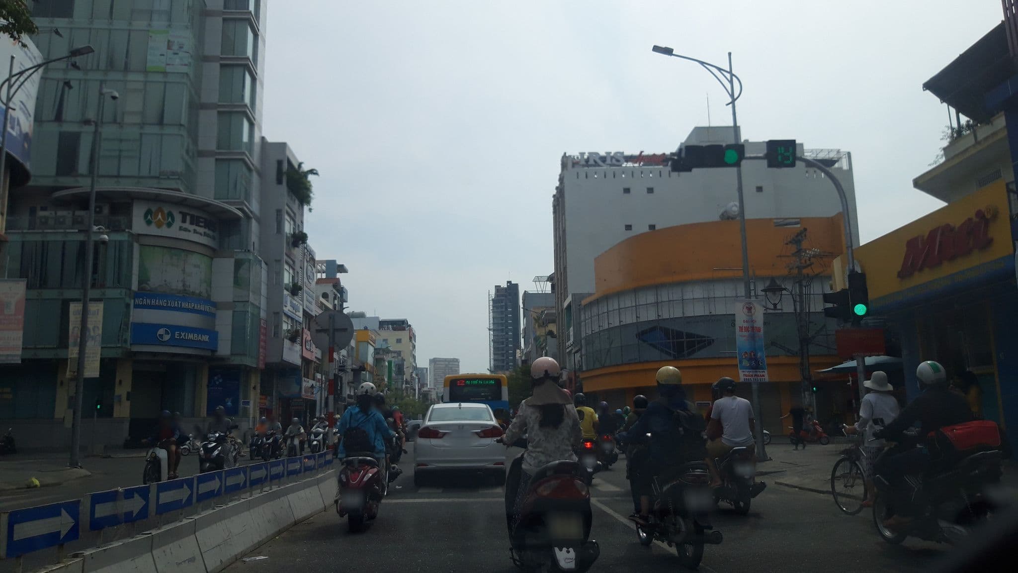 Street view near HÙNGđn, Da Nang — © congduy (CC BY-SA · Mapillary)