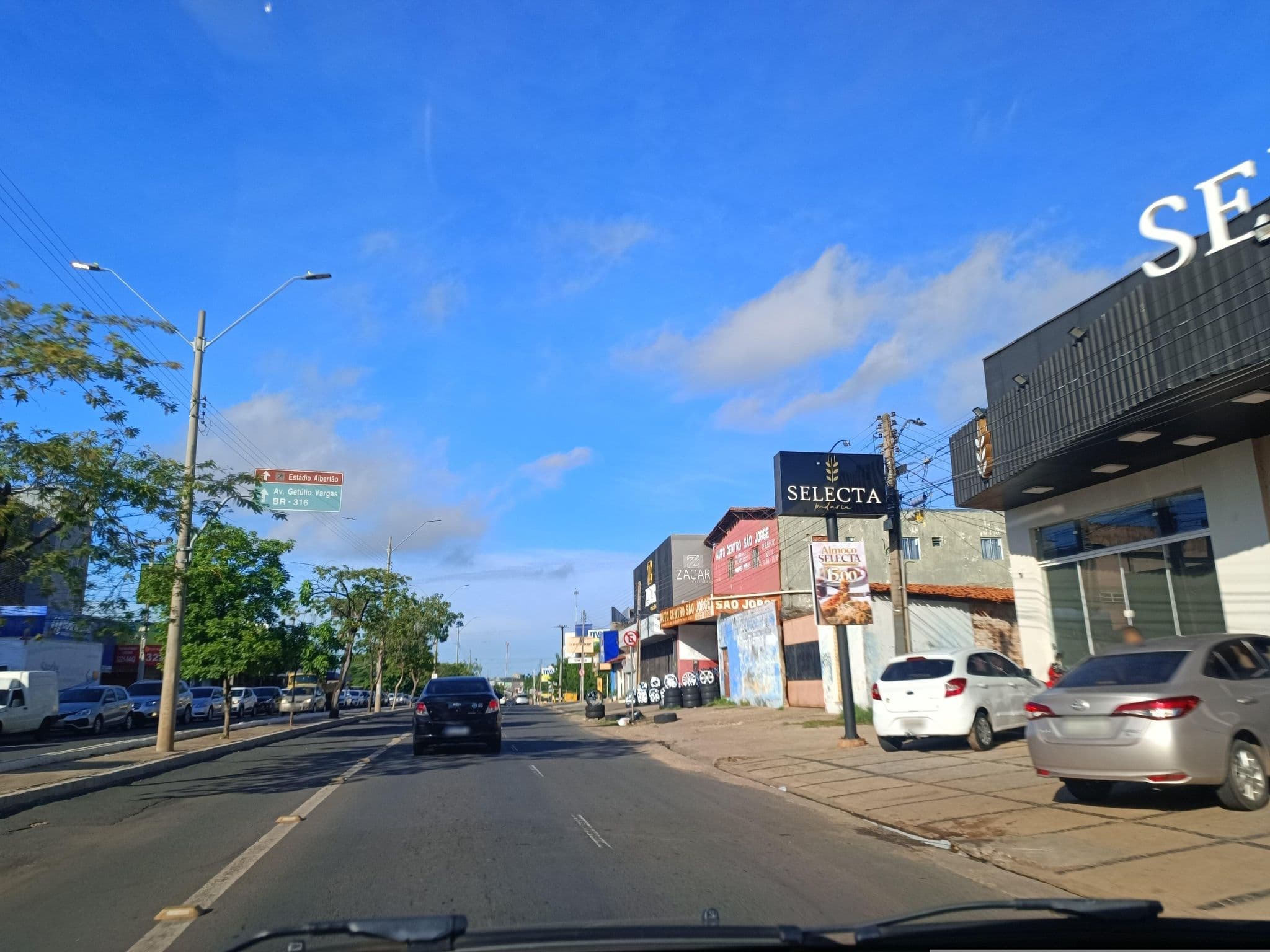 Street view near hotel, Teresina — © felipedantas (CC BY-SA · Mapillary)