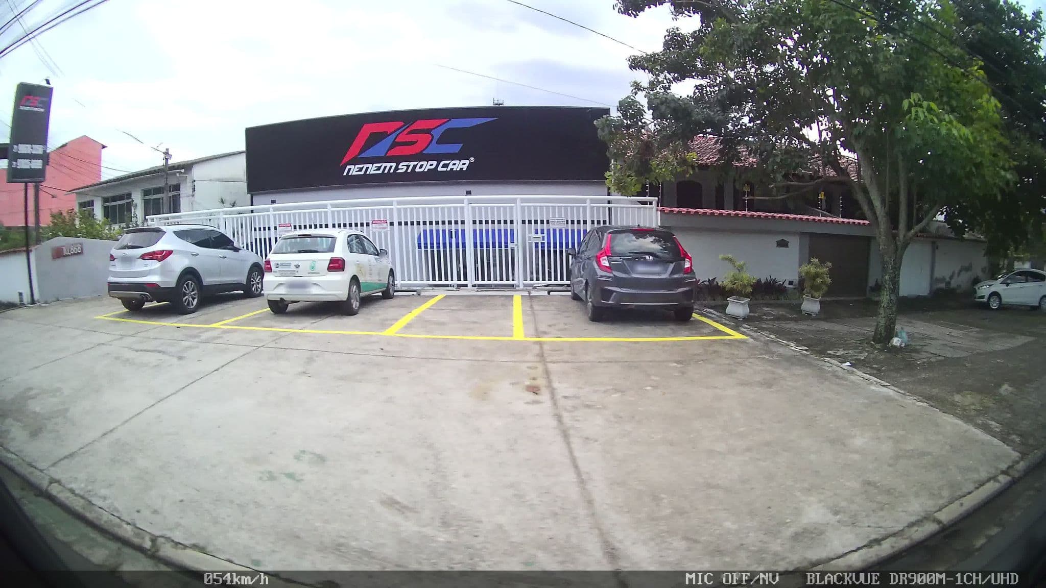 Street view near Pousada Thutuca, Niterói — © kaart_2 (CC BY-SA · Mapillary)