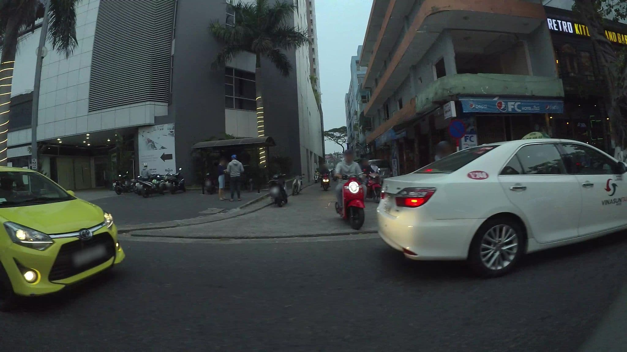 Street view near FC Hotel & Coffee, Da Nang — © kaartcam (CC BY-SA · Mapillary)