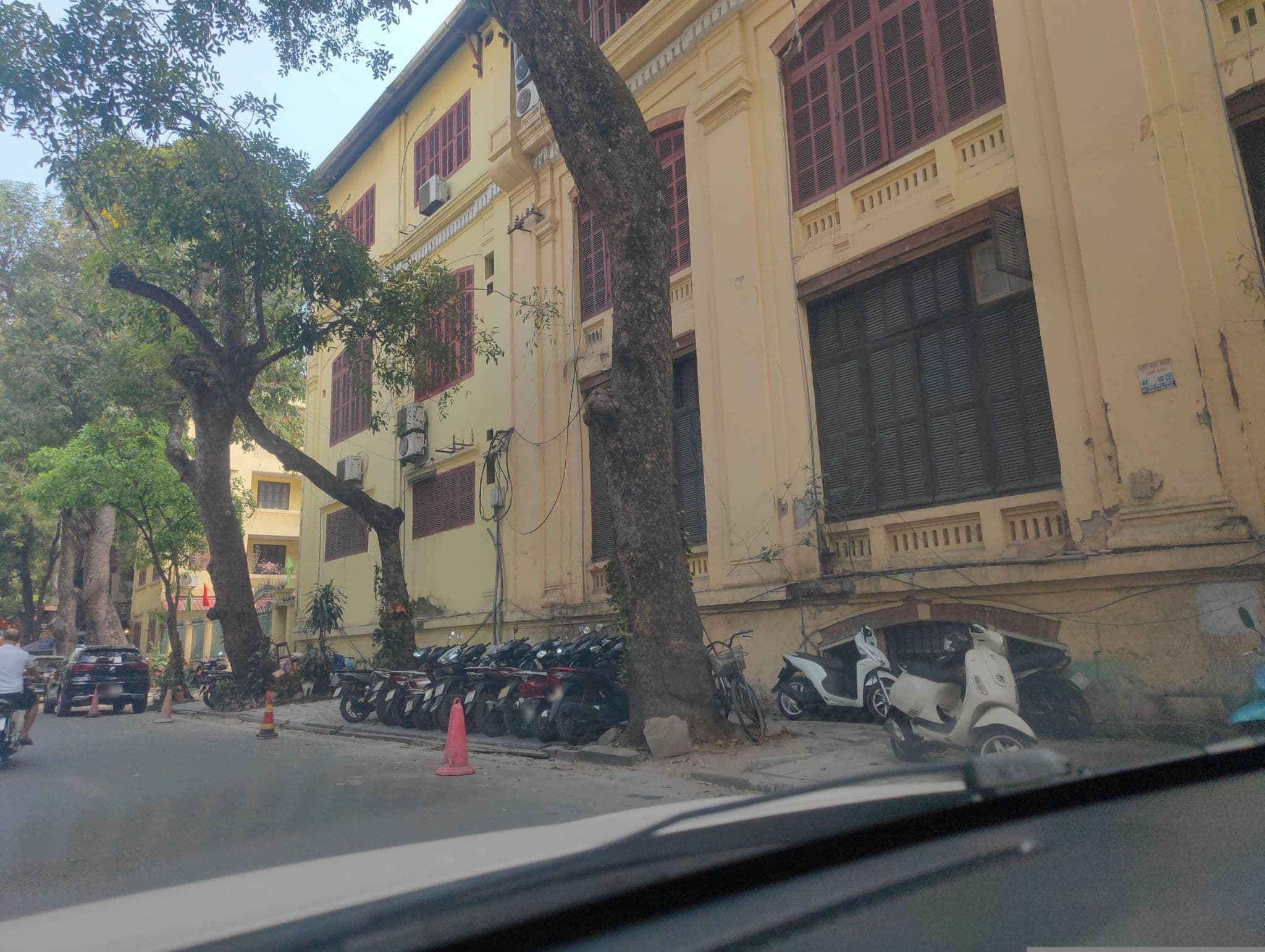 Street view near Khách Sạn Hanoi Elpis, Hoàn Kiếm — © hn_right_2 (CC BY-SA · Mapillary)