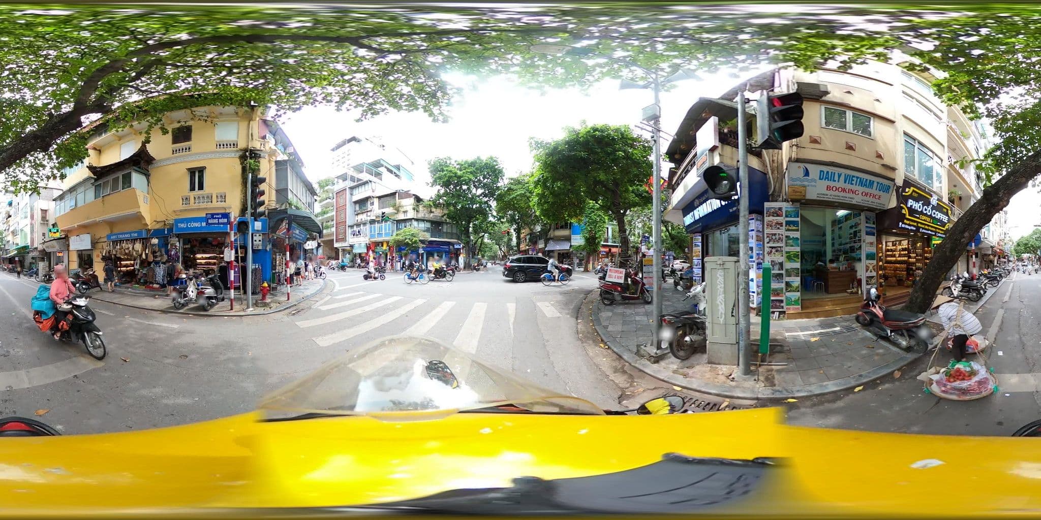 Street view near Khách Sạn Lucky, Hoàn Kiếm — © bemaps_hn_kien (CC BY-SA · Mapillary)