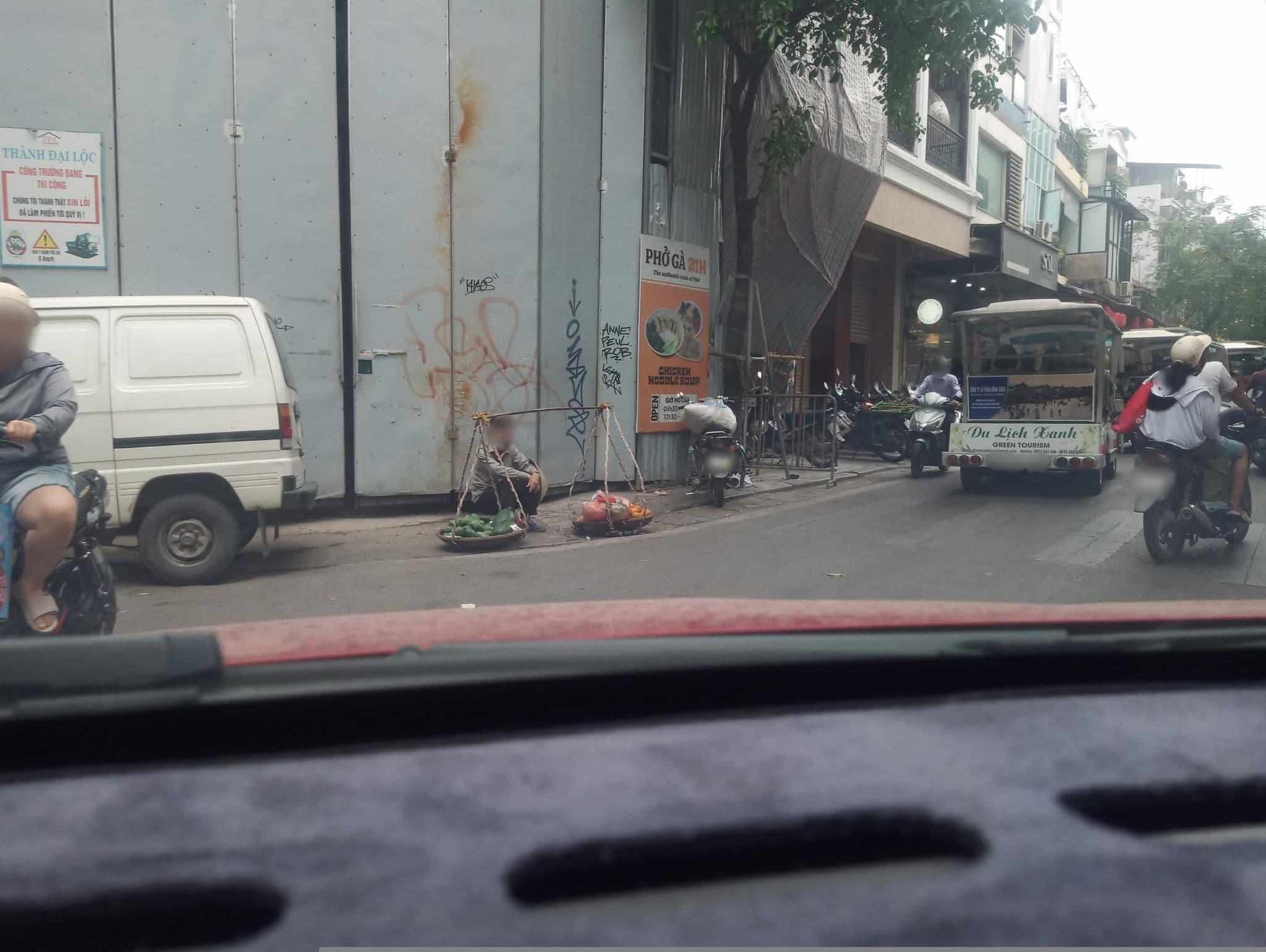 Street view near Viet Family Homestay, Hoàn Kiếm