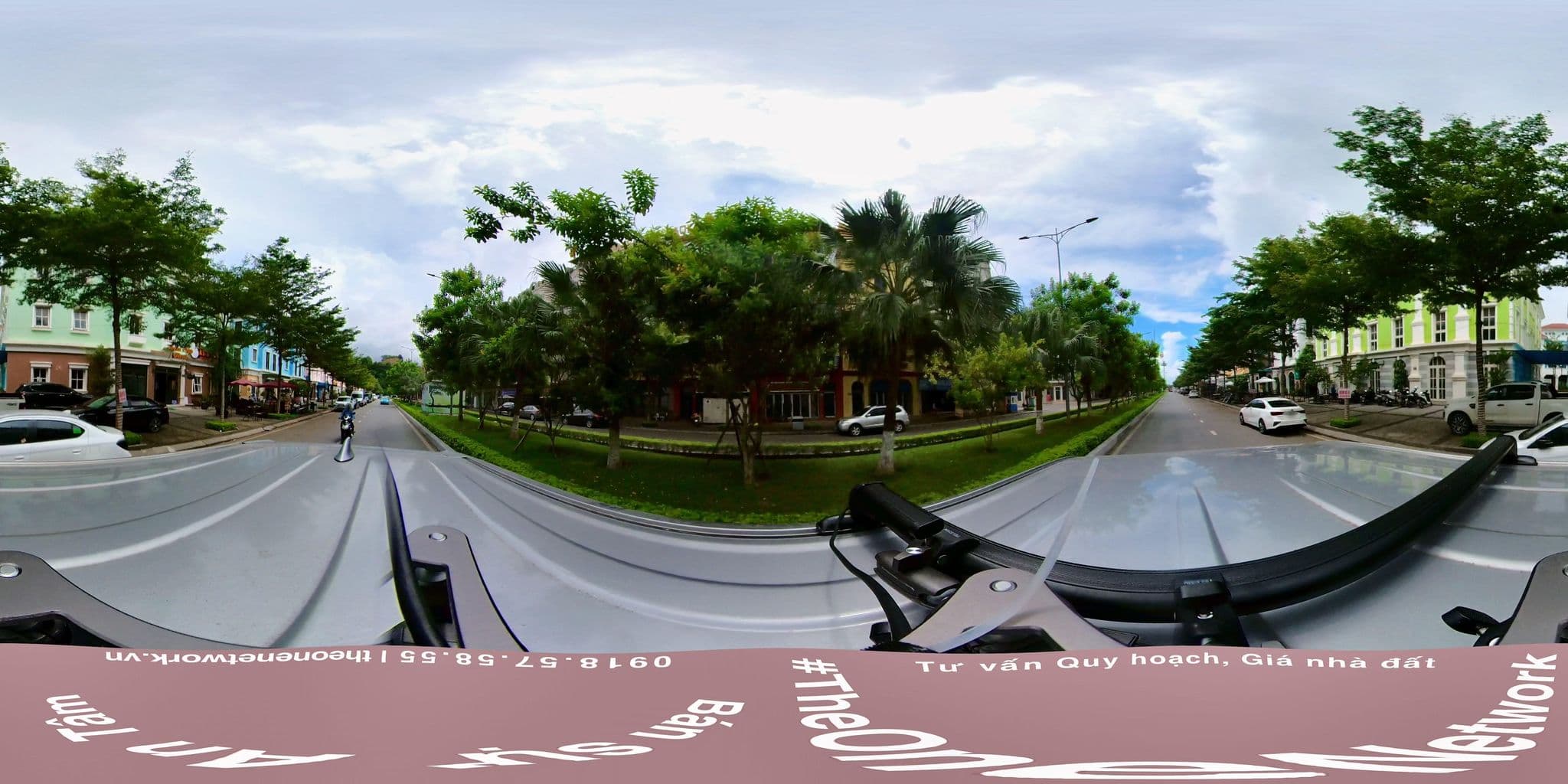 Street view near Bài thơ Hotel, Hạ Long — © theonenetwork (CC BY-SA · Mapillary)