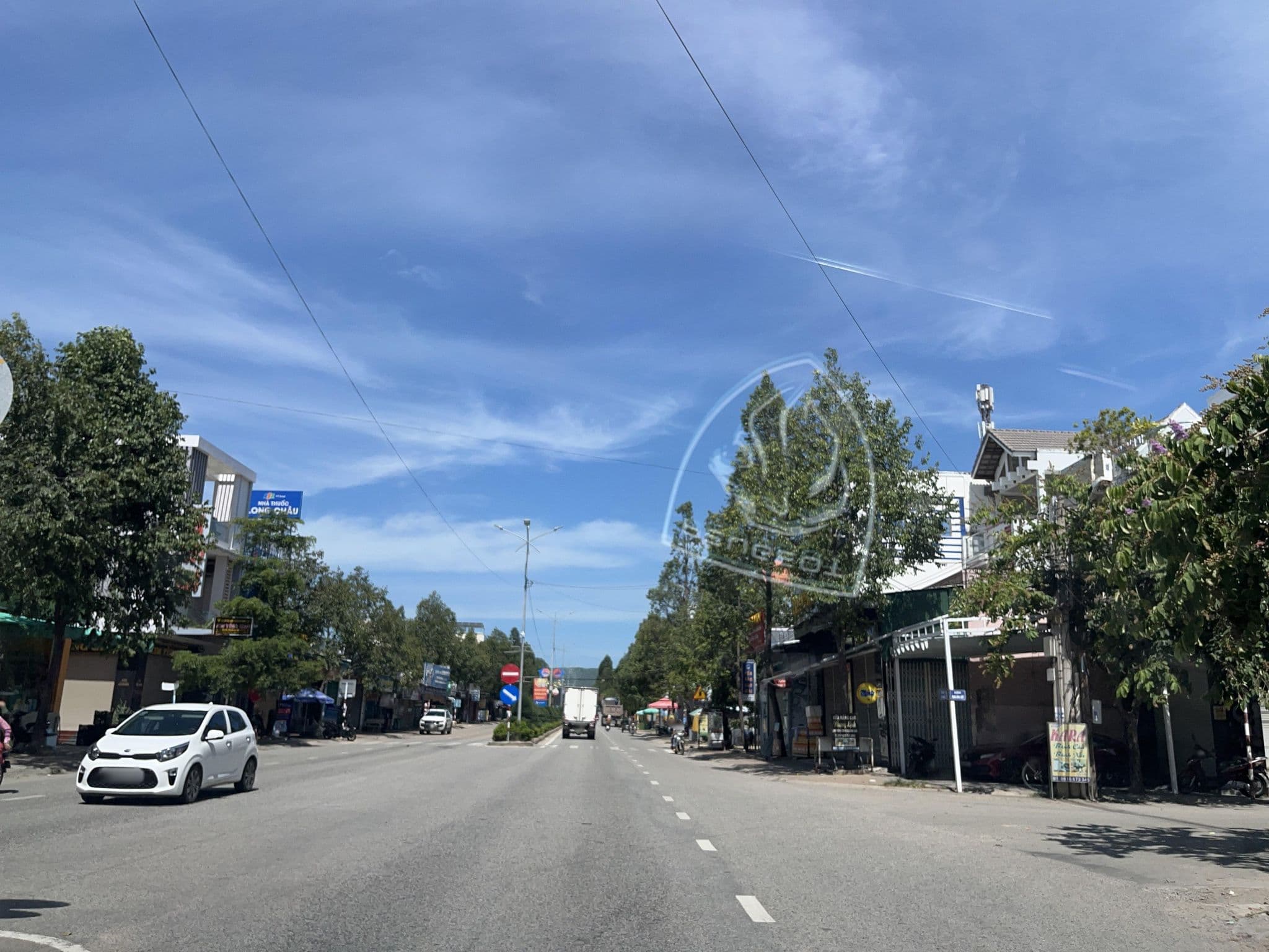 Street view near Nhà nghỉ Huyền Trân, Phan Rang-Tháp Chàm — © DriveWithHoang (CC BY-SA · Mapillary)