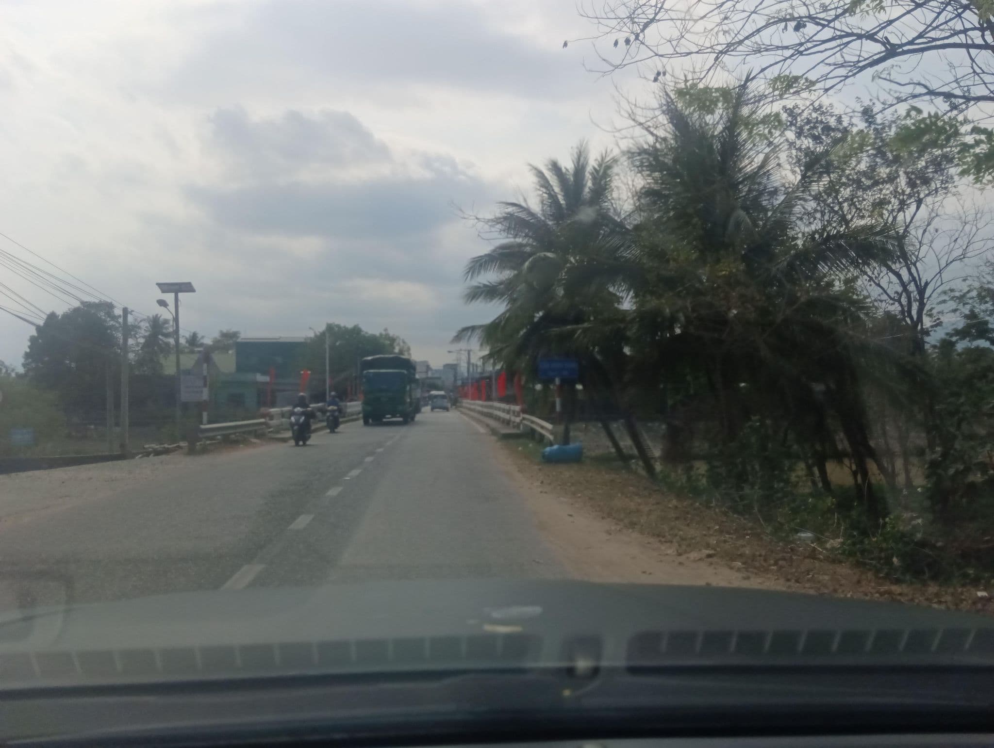 Street view near Khách sạn Thúy Hằng, Phan Rang-Tháp Chàm — © builangbat (CC BY-SA · Mapillary)