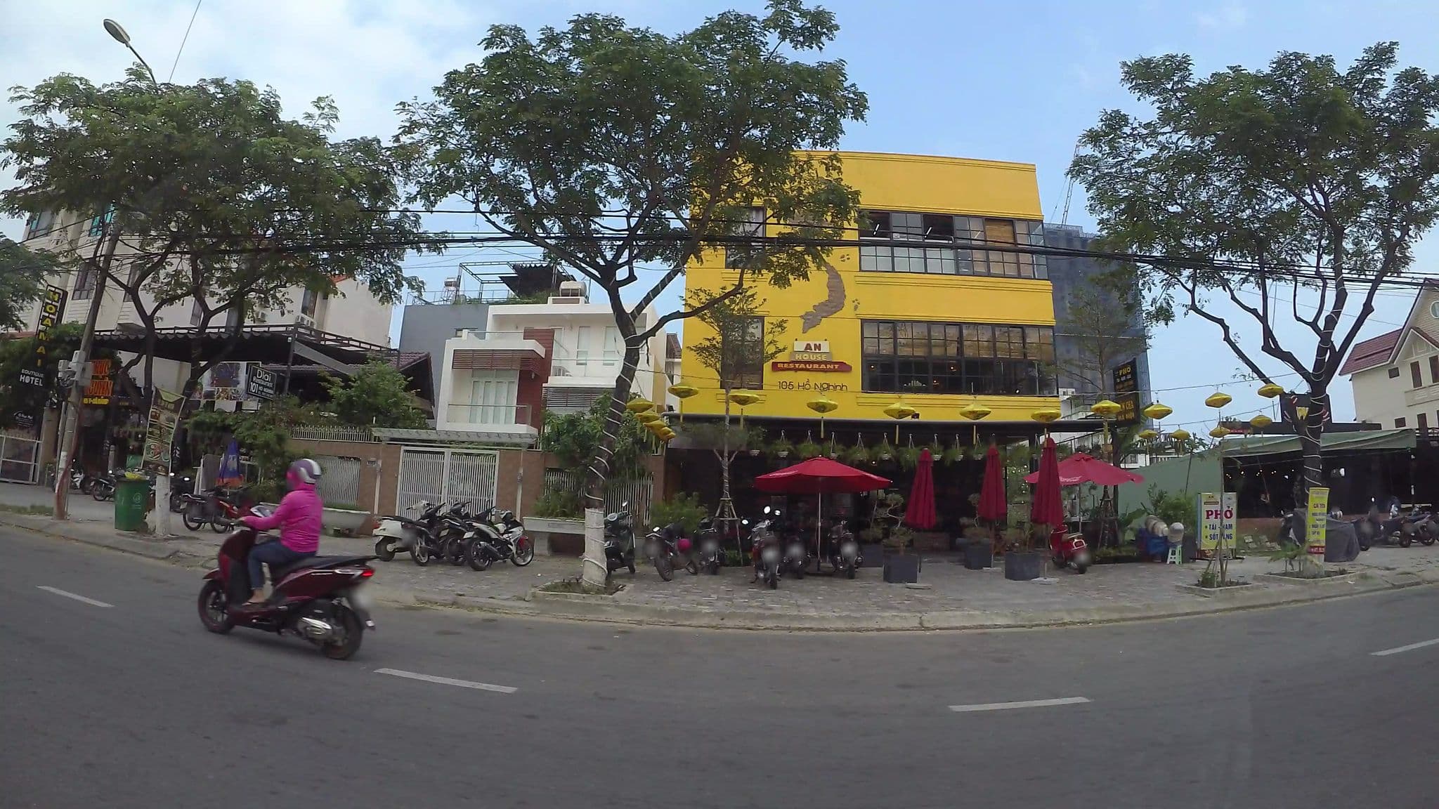 Street view near Ponte Boutique Da Nang, An Hải