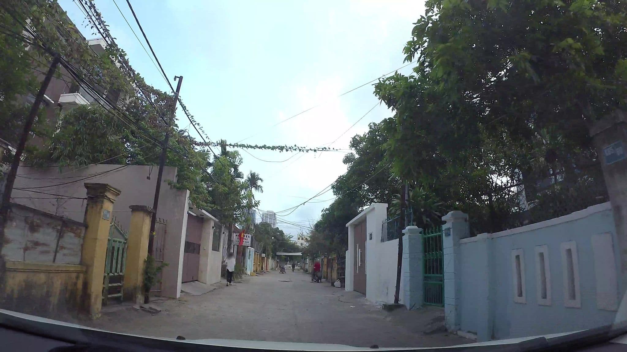 Street view near Yellow Apricot, Sơn Trà