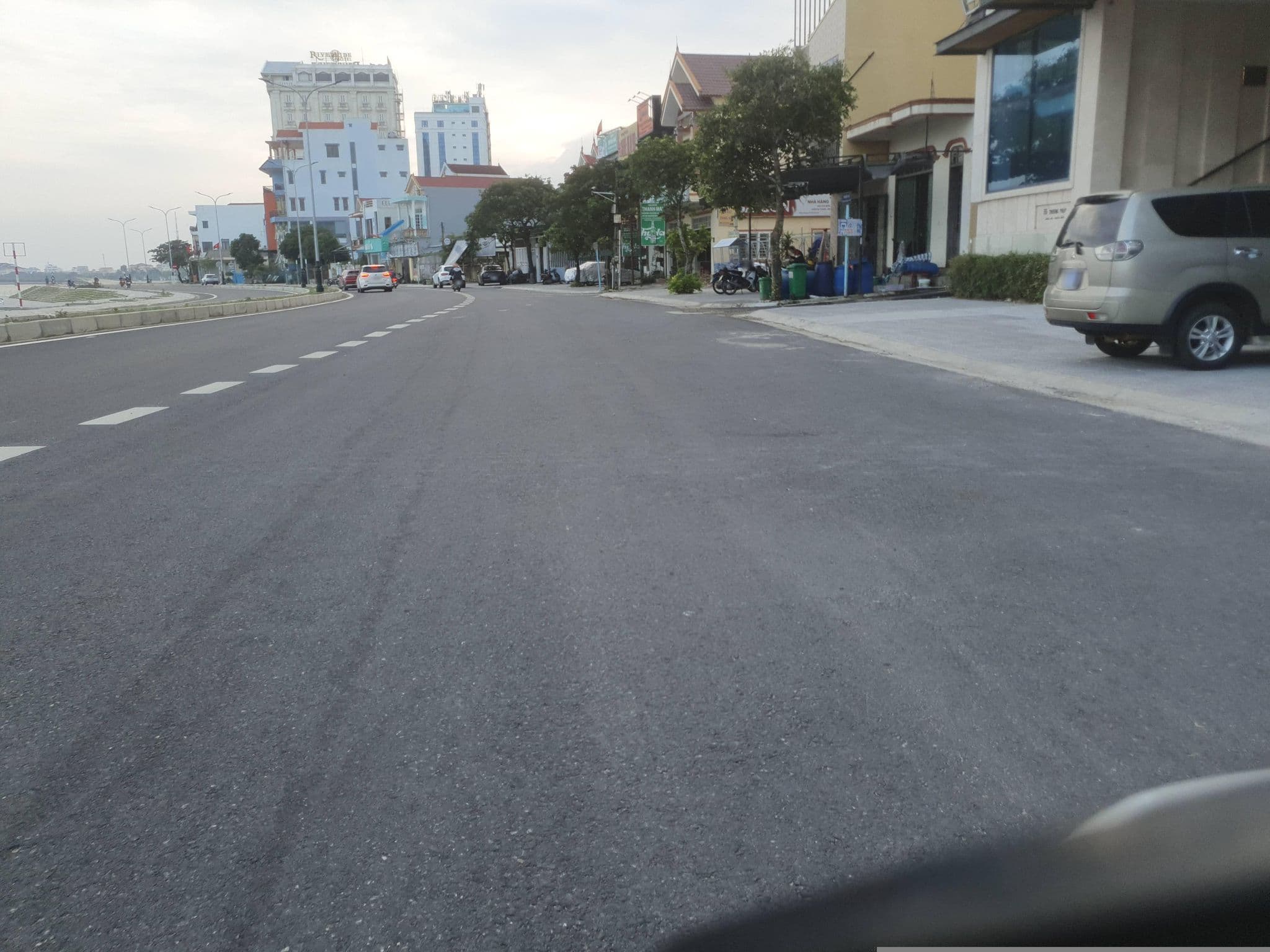 Street view near Luxe  Hotel, Đồng Hới — © russmcd (CC BY-SA · Mapillary)
