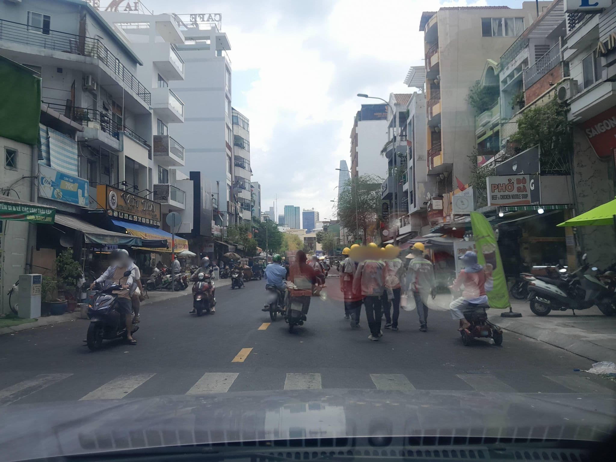 Street view near Base Backpacker, Quận Bốn