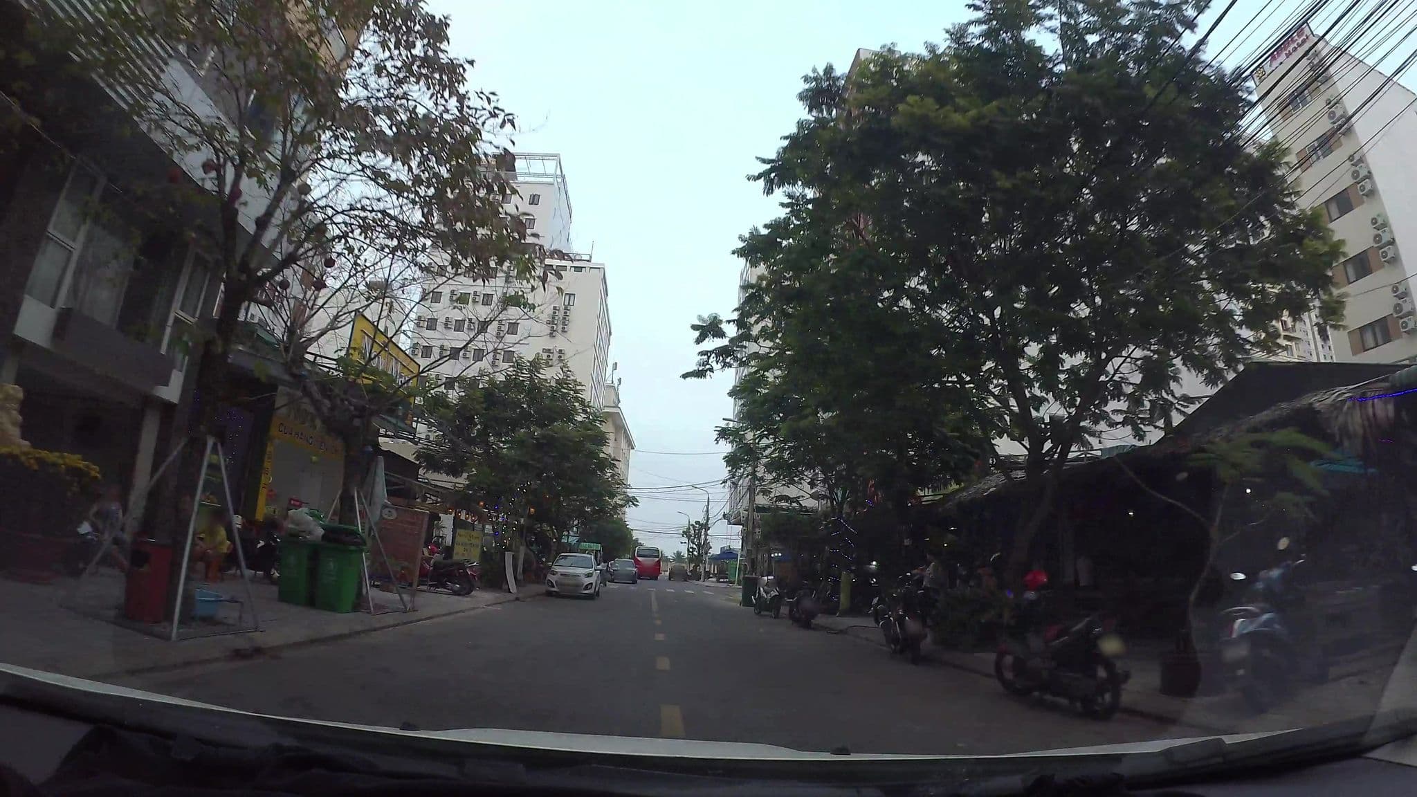Street view near Oseven, Sơn Trà — © kaartcam (CC BY-SA · Mapillary)
