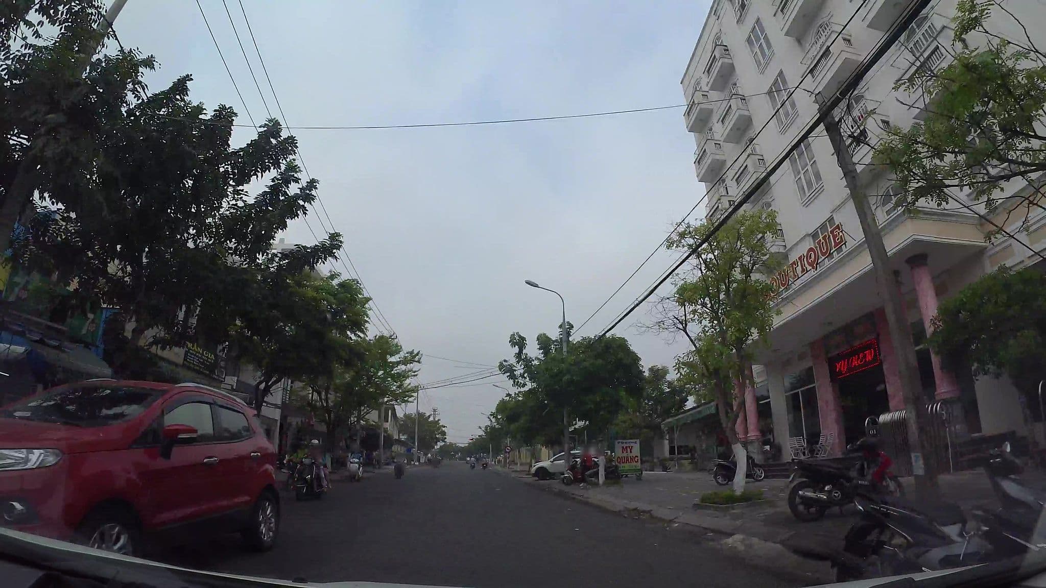 Street view near Zones, Sơn Trà