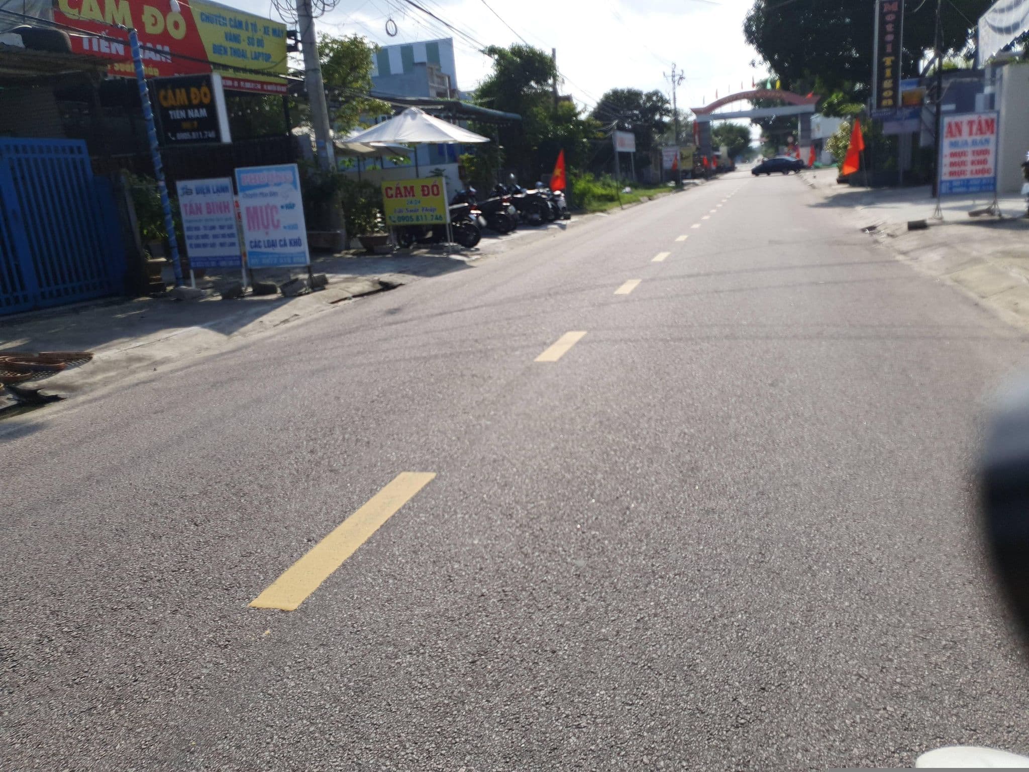 Street view near Mến Thống, Hoi An