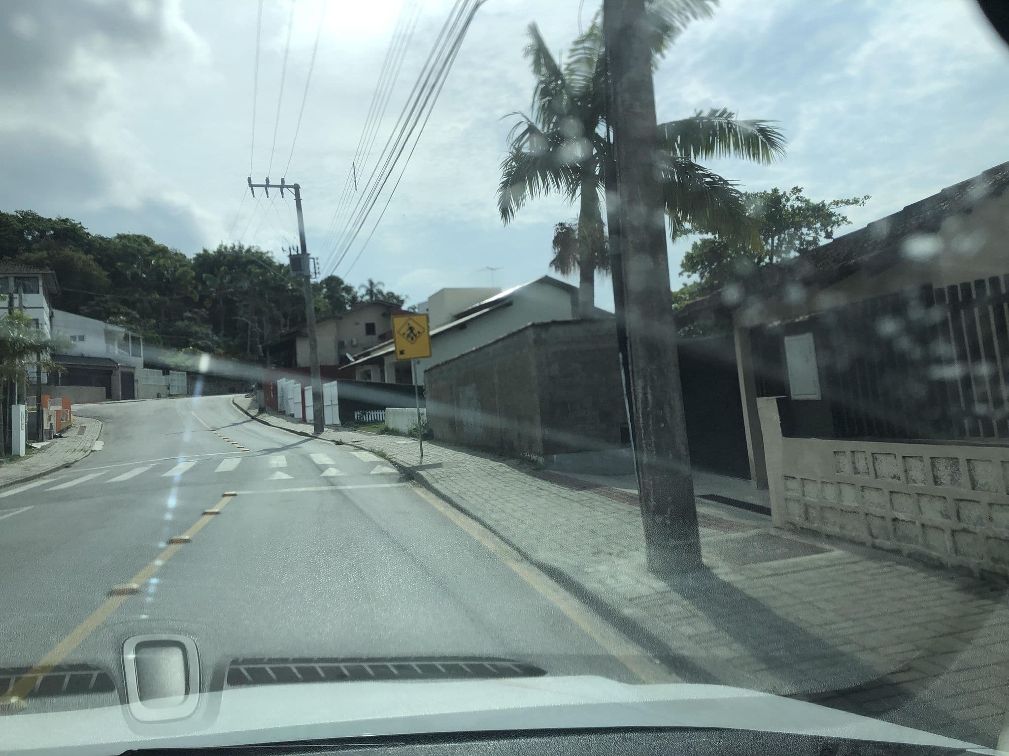 Street view near Pousada Praia do Calixto, São Francisco do Sul — © alantiagofelipe (CC BY-SA · Mapillary)