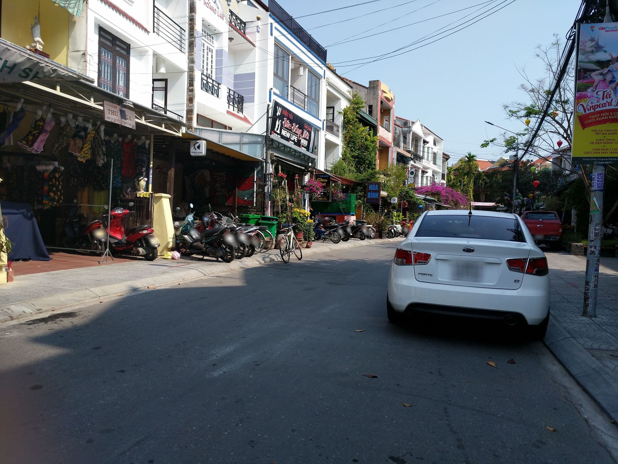 Street view near Than Binh Central hotel, Hoi An