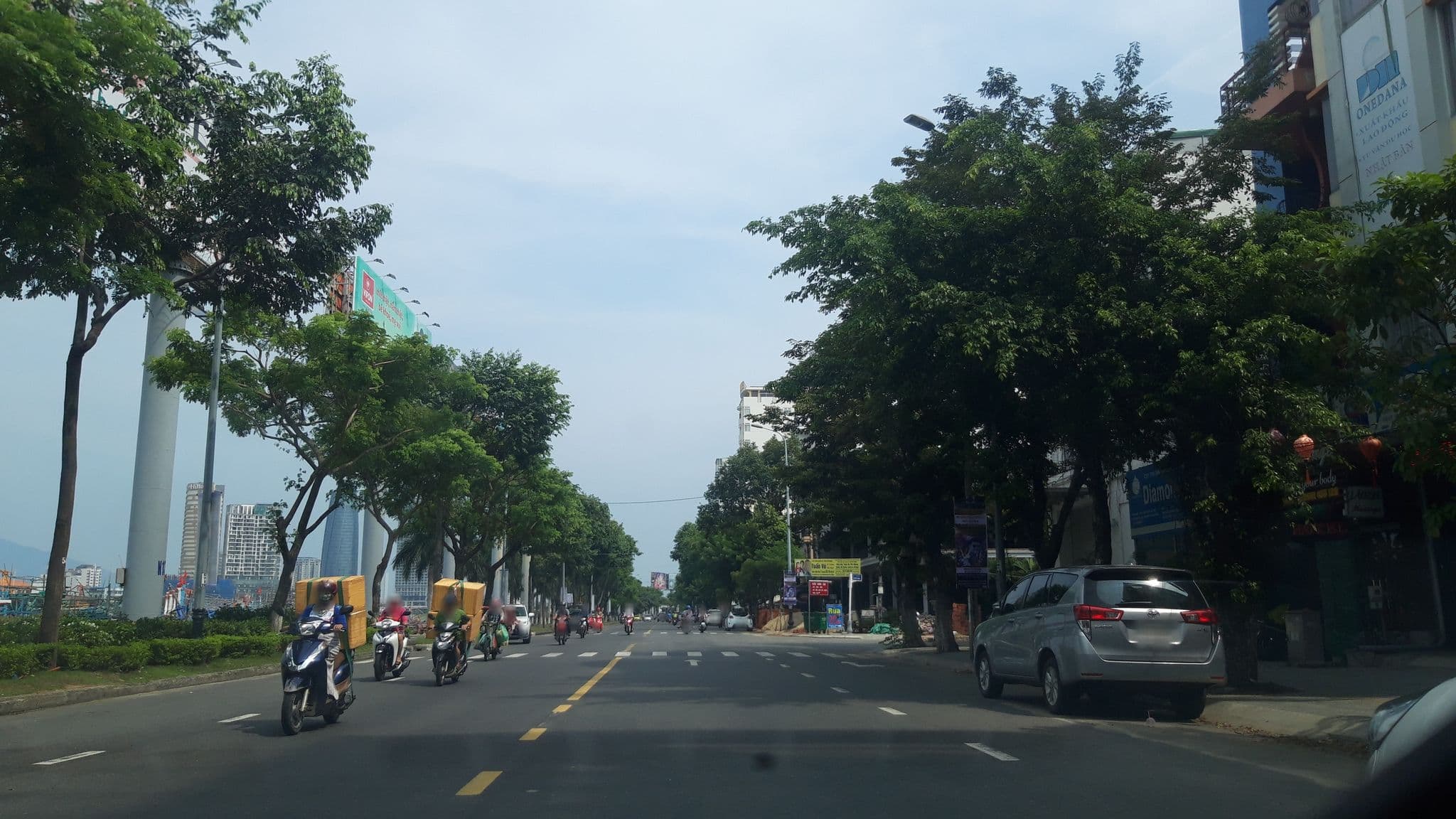 Street view near Is Lam Hotel, An Hải
