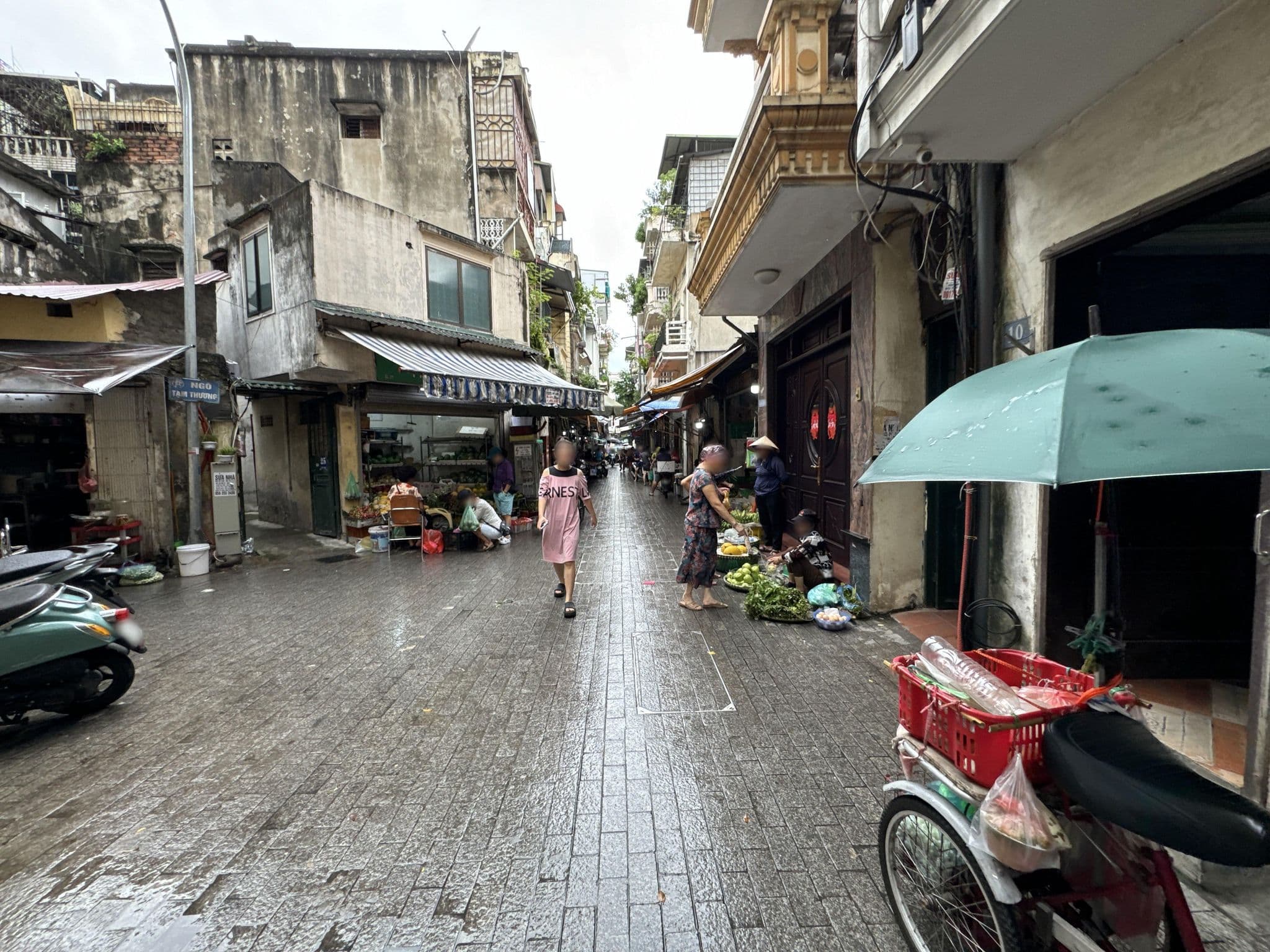 Street view near Ancient Lane, Hoàn Kiếm