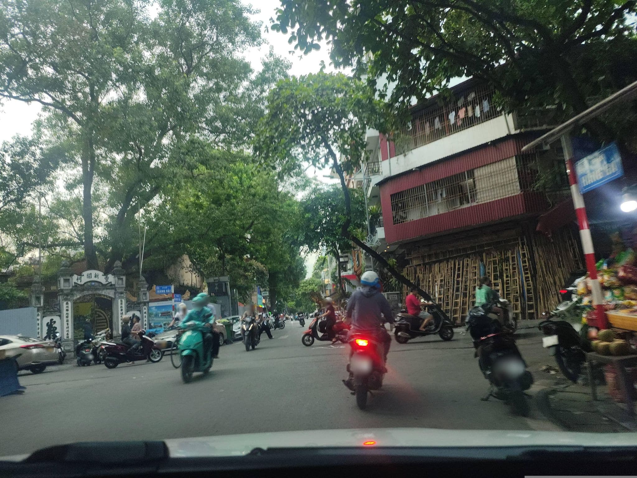 Street view near L'heritage Hotel & Restaurant, Hoàn Kiếm