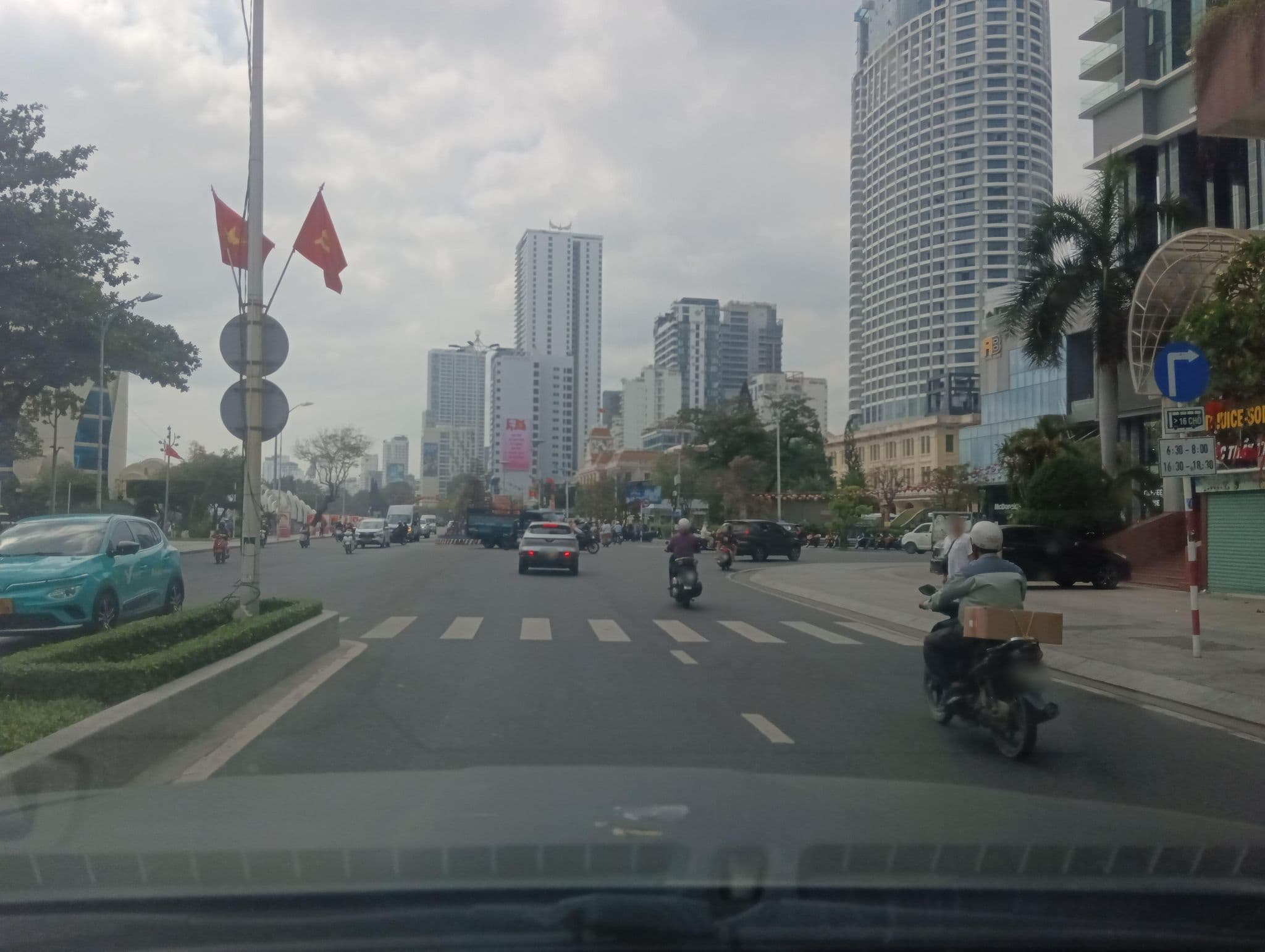 Street view near Nha Trang Lodge Hotel, Nha Trang