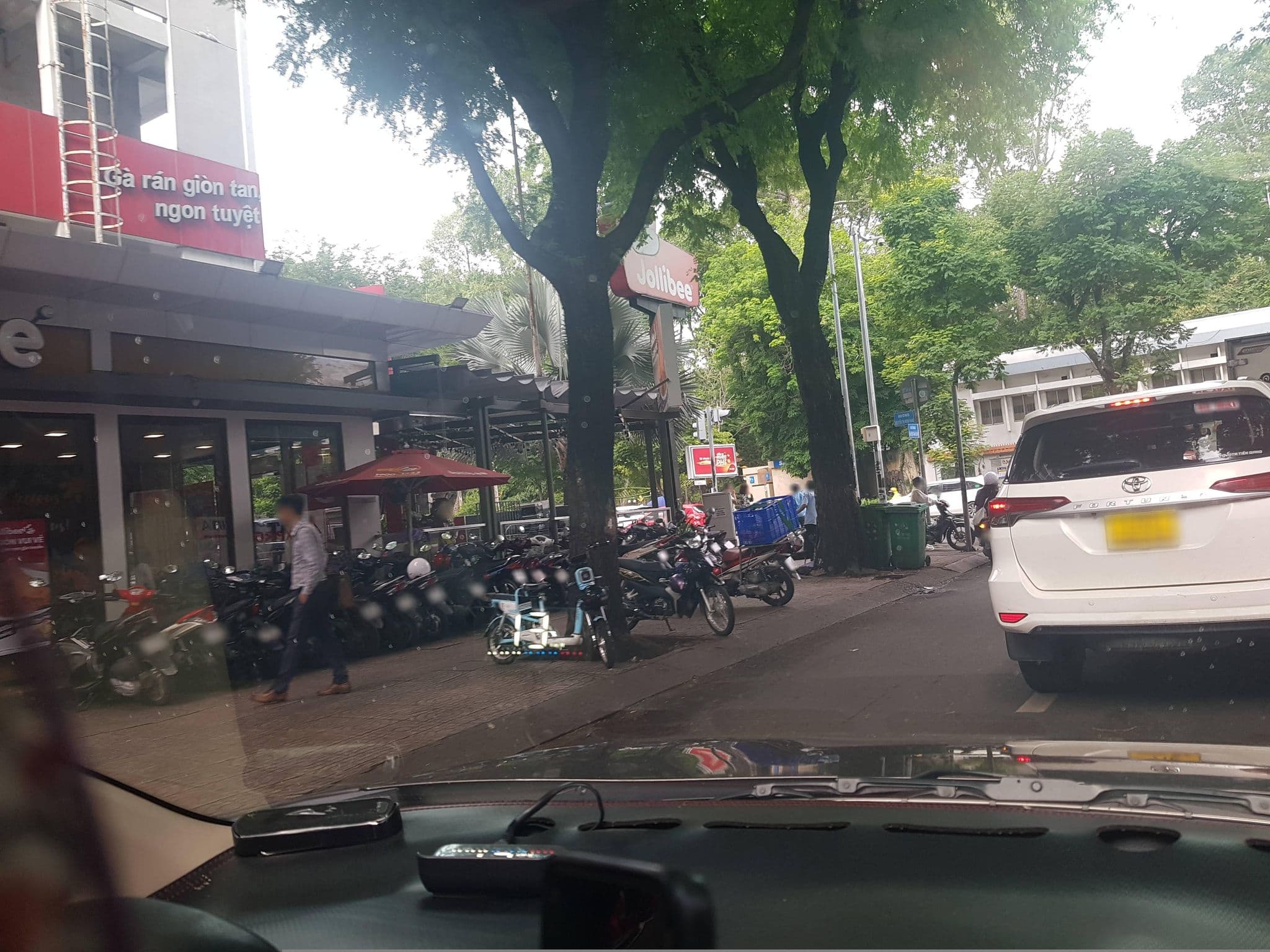 Street view near Saigon Star Hotel, Quận Ba — © bemaps1 (CC BY-SA · Mapillary)