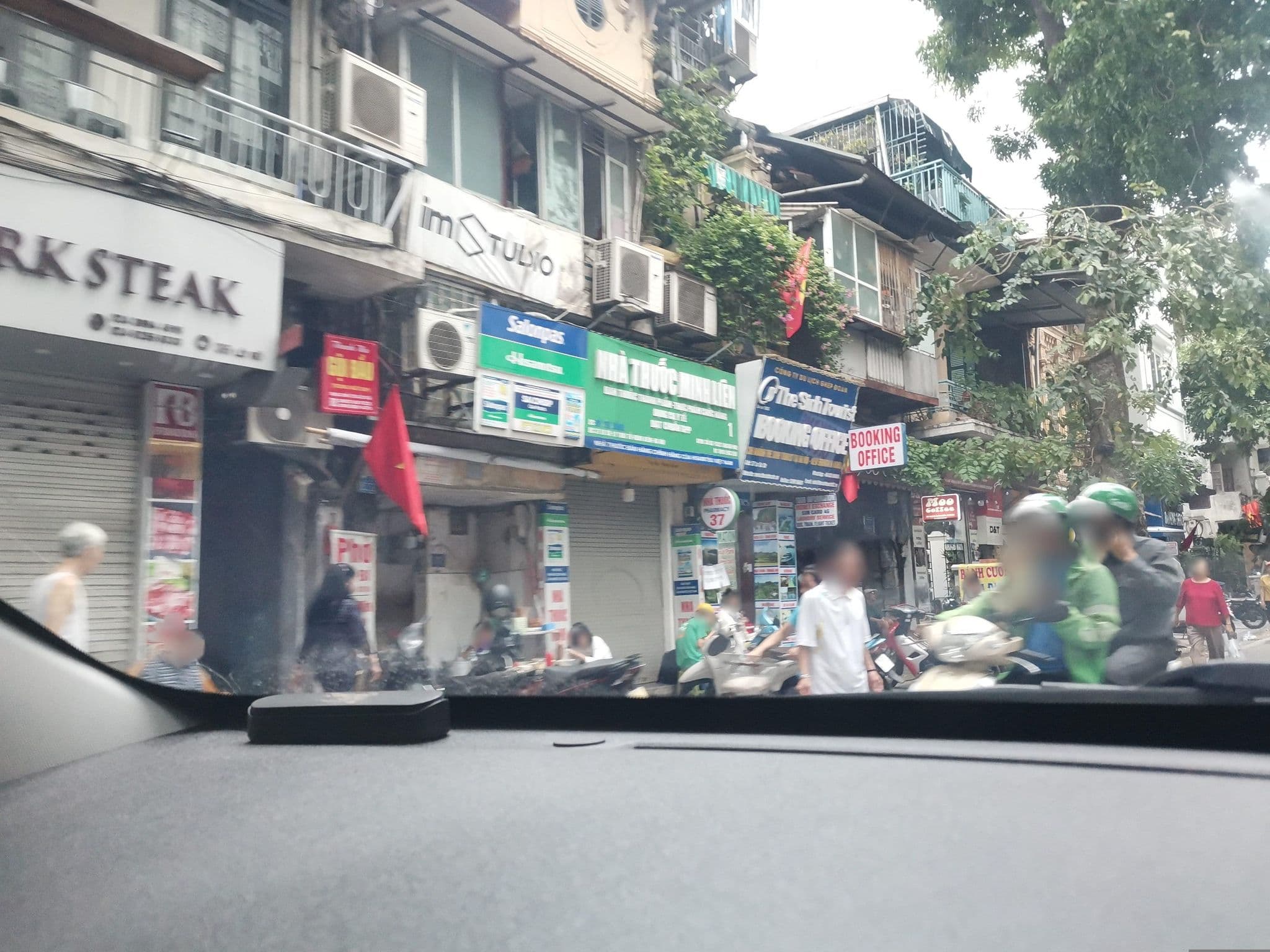 Street view near Hanoi E Central Hotel, Hoàn Kiếm