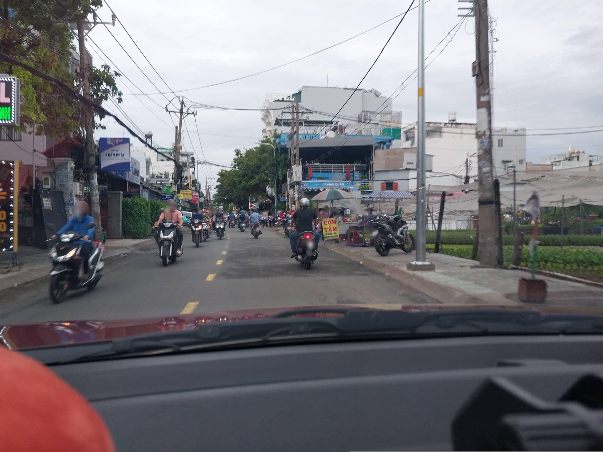 Street view near Khách Sạn Sao Mai Xanh, Ho Chi Minh City — © sg_front_1 (CC BY-SA · Mapillary)