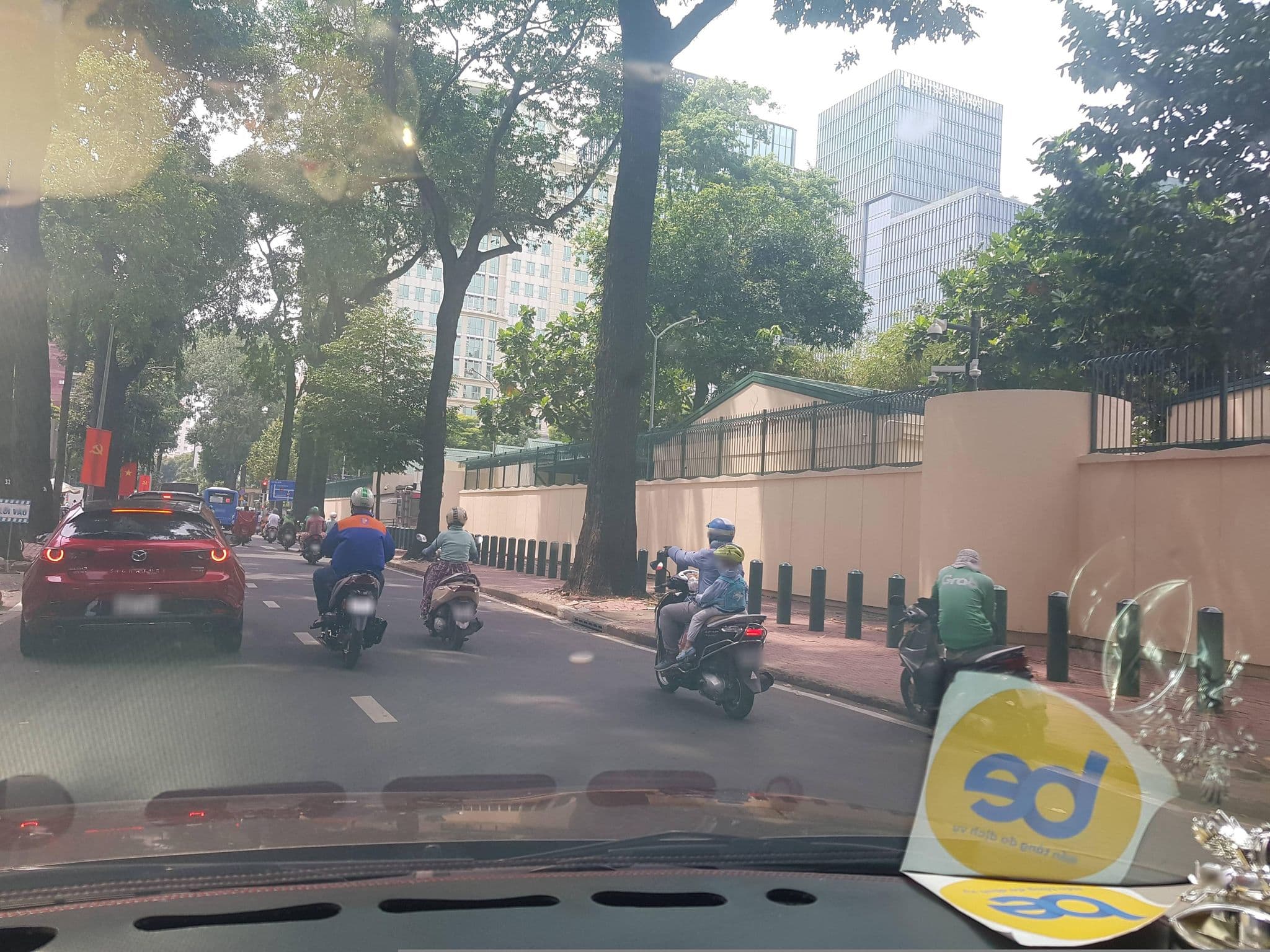Street view near Khách Sạn Mường Thanh Sài Gòn Centre, Quận Ba — © bemaps1 (CC BY-SA · Mapillary)