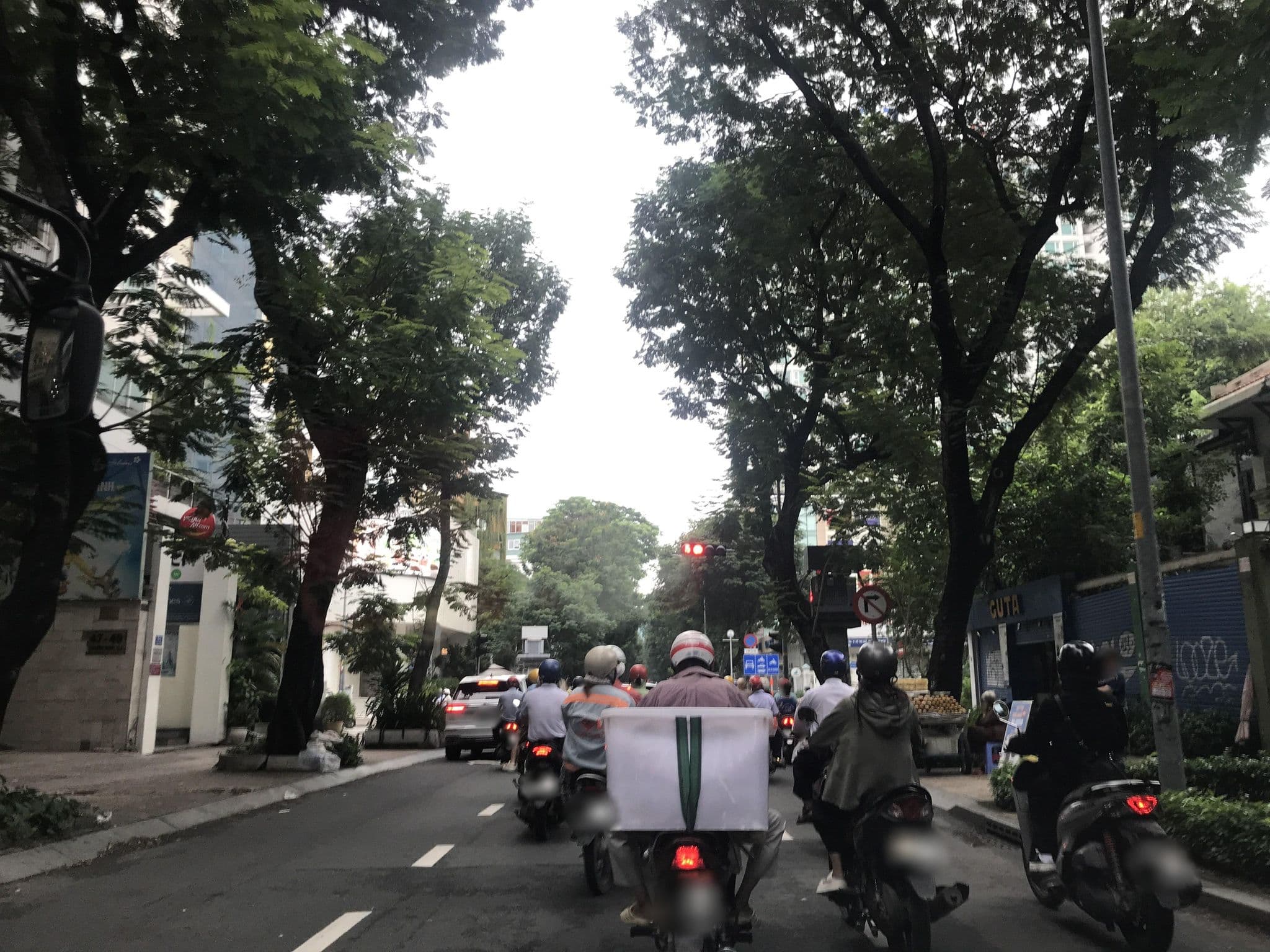 Street view near Khách Sạn Sonnet Saigon, Quận Ba