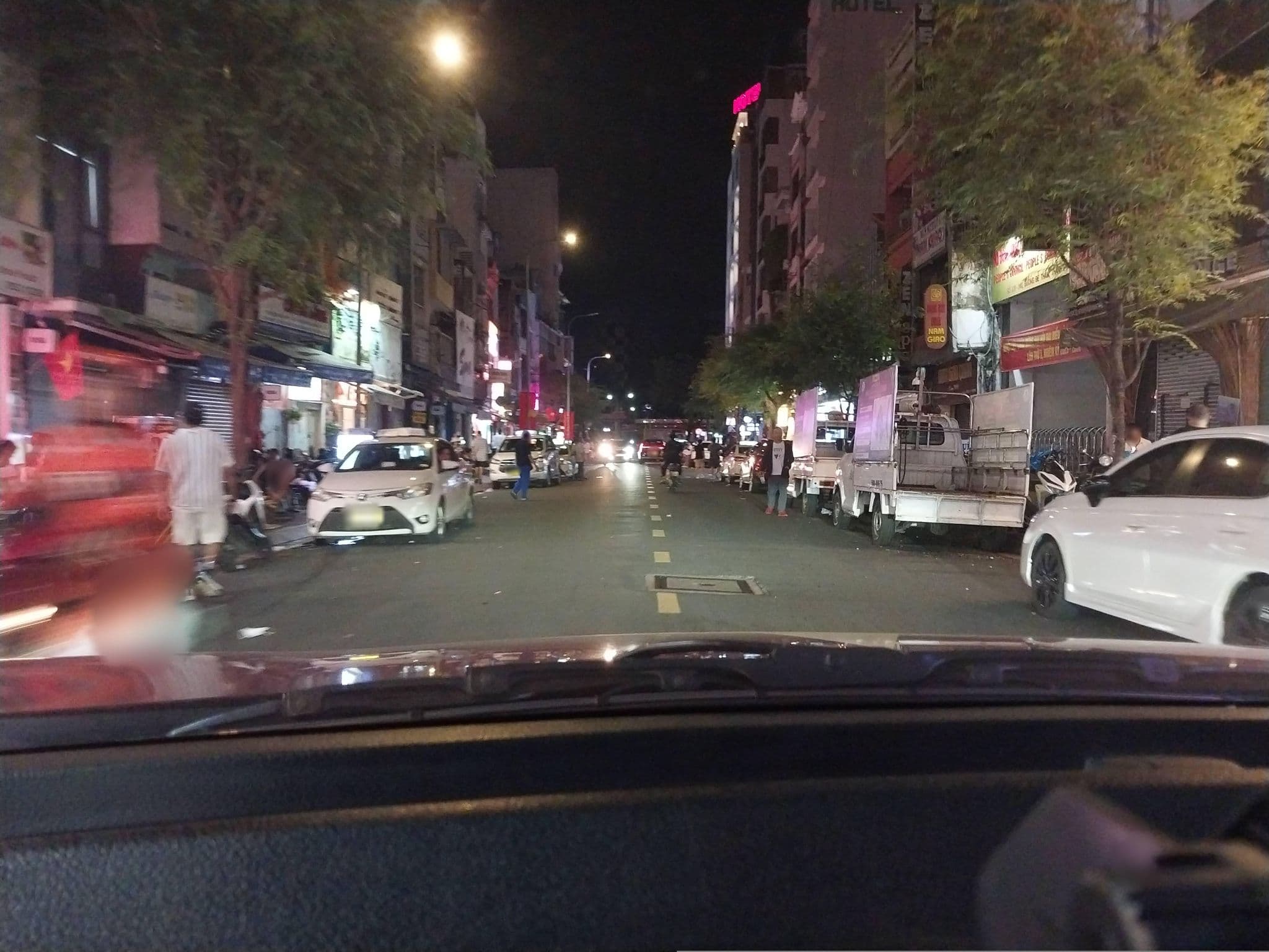 Street view near Sunny Saigon, Quận Ba
