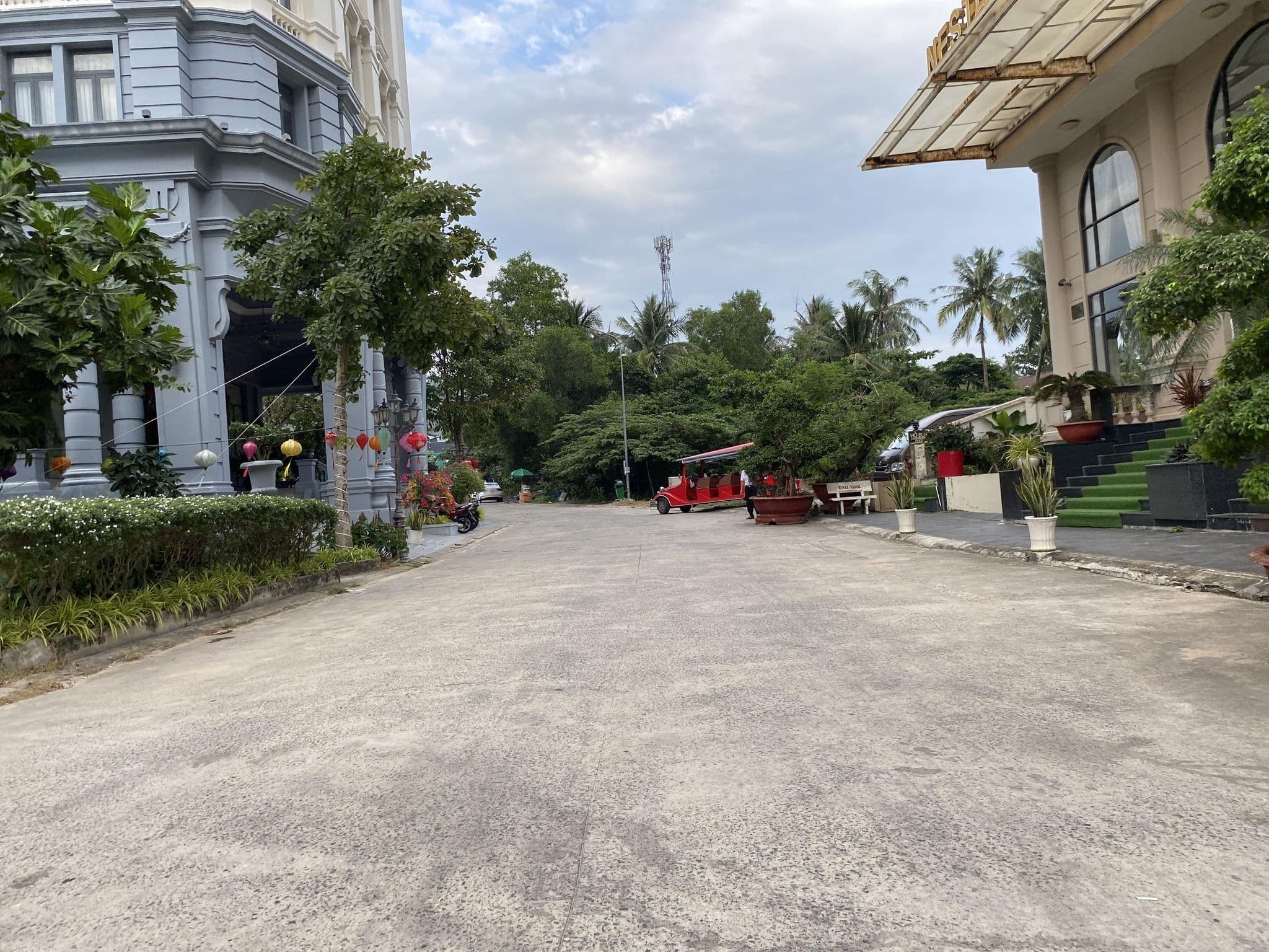 Street view near Nesta Hotel, Dương Đông