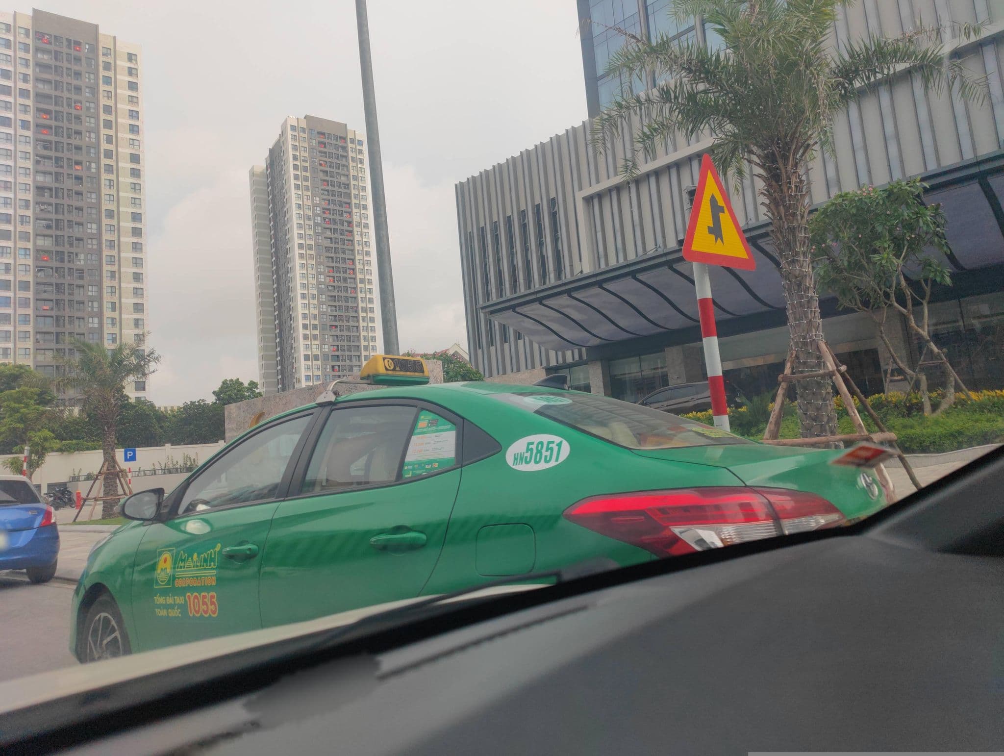 Street view near Vinpearl Bắc Ninh, Bắc Ninh — © hn_right_2 (CC BY-SA · Mapillary)