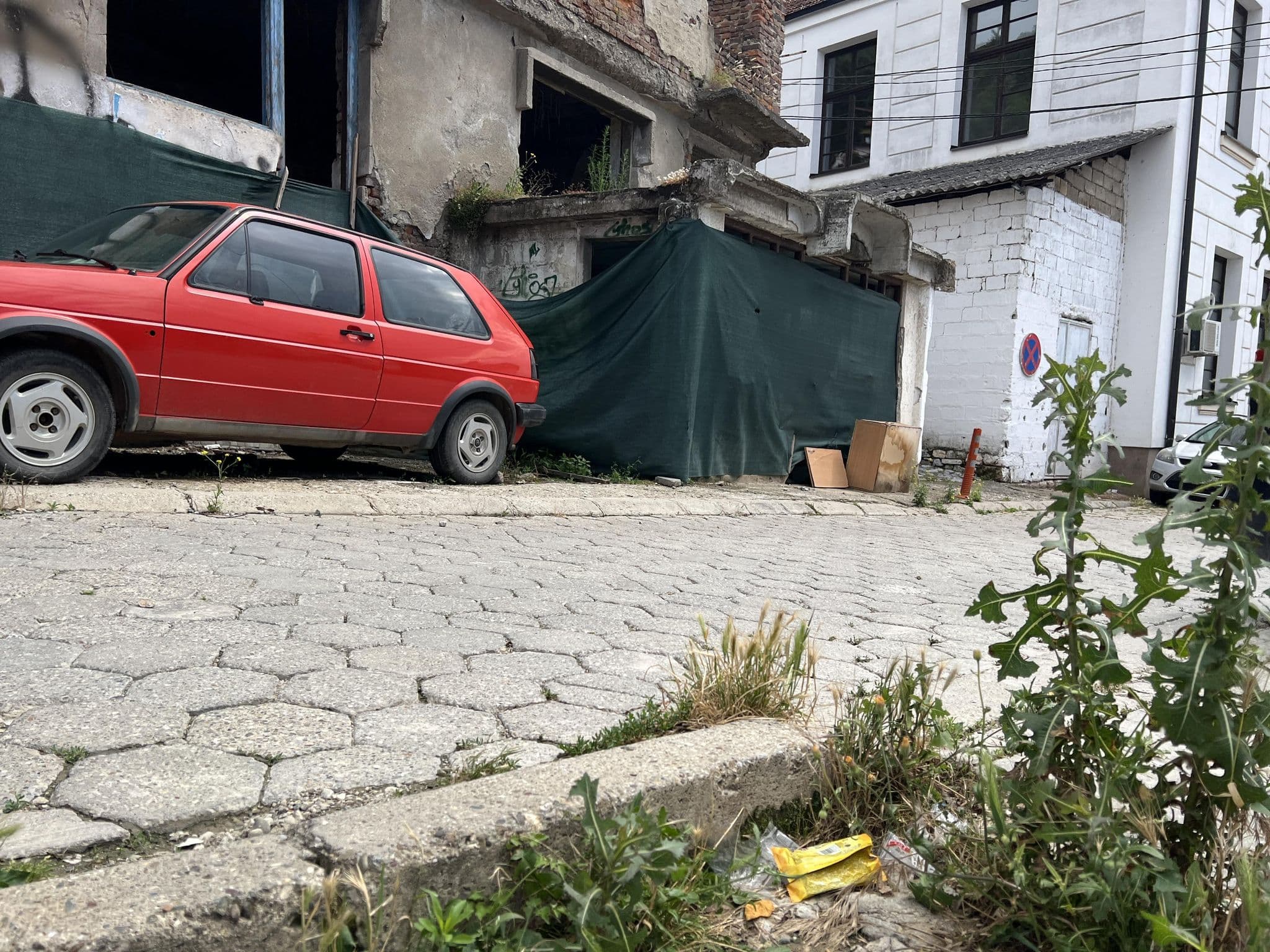 Street view near Arra Hostel, Prizren — © shogohirasawa (CC BY-SA · Mapillary)