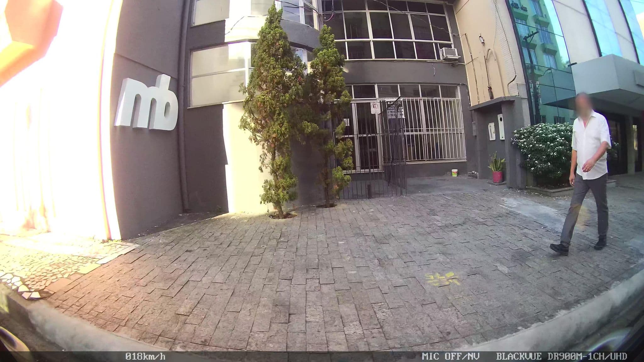 Street view near Ibis styles Belém Batista Campos, Belém — © kaart_2 (CC BY-SA · Mapillary)