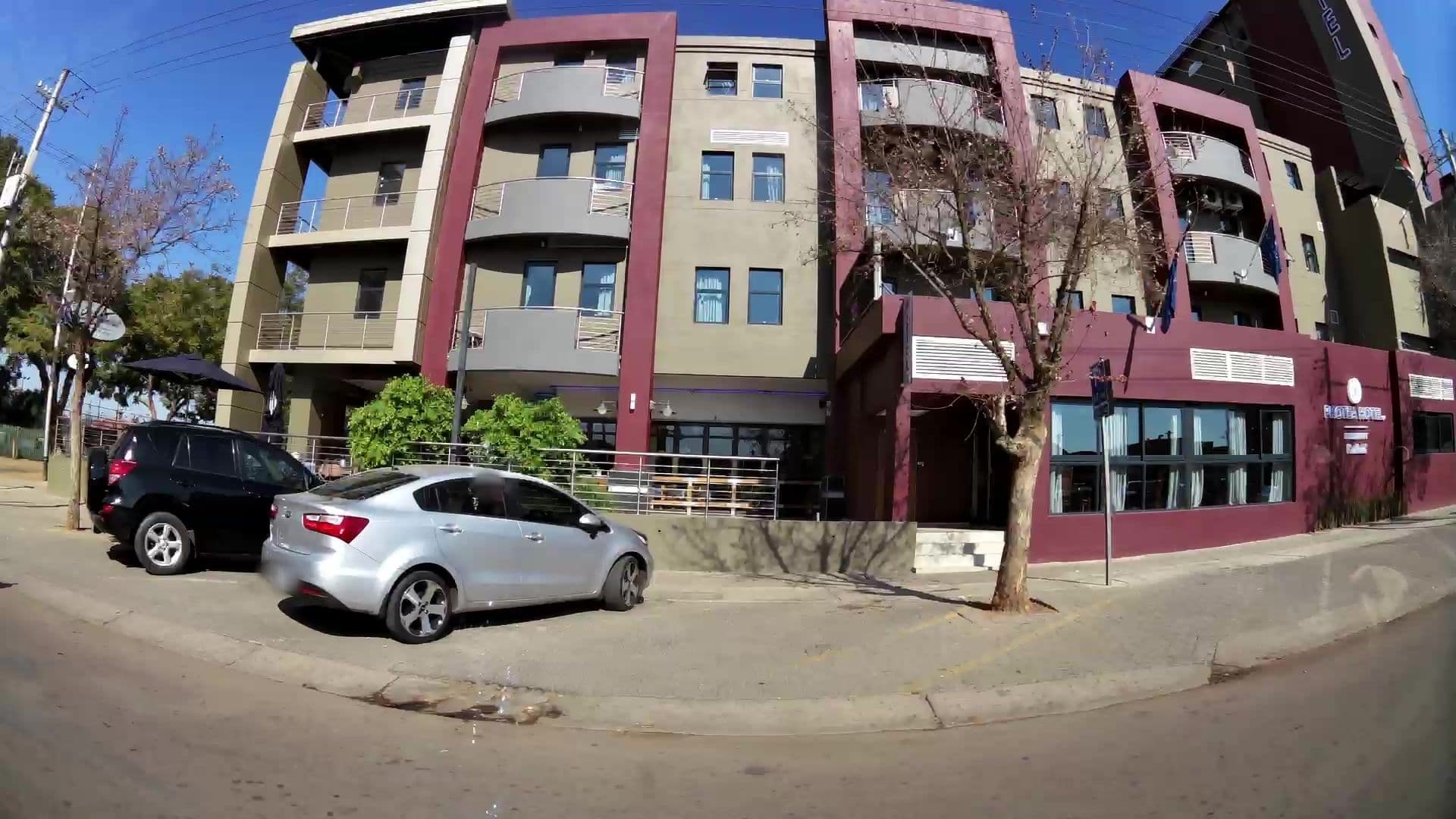 Street view near Protea Hotel, Pretoria