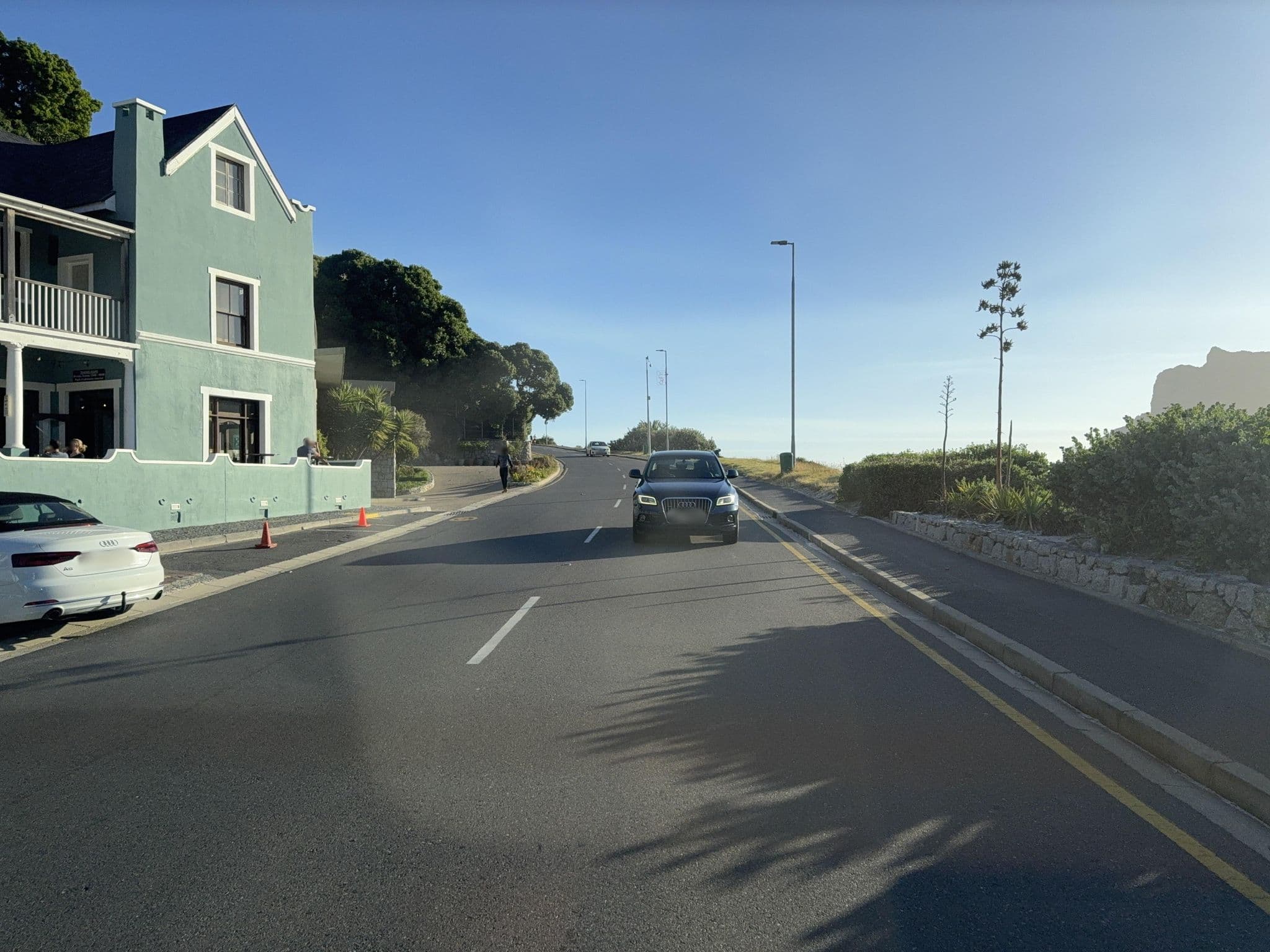 Street view near Chapman's Peak Beach Hotel, Constantia — © mawutor (CC BY-SA · Mapillary)