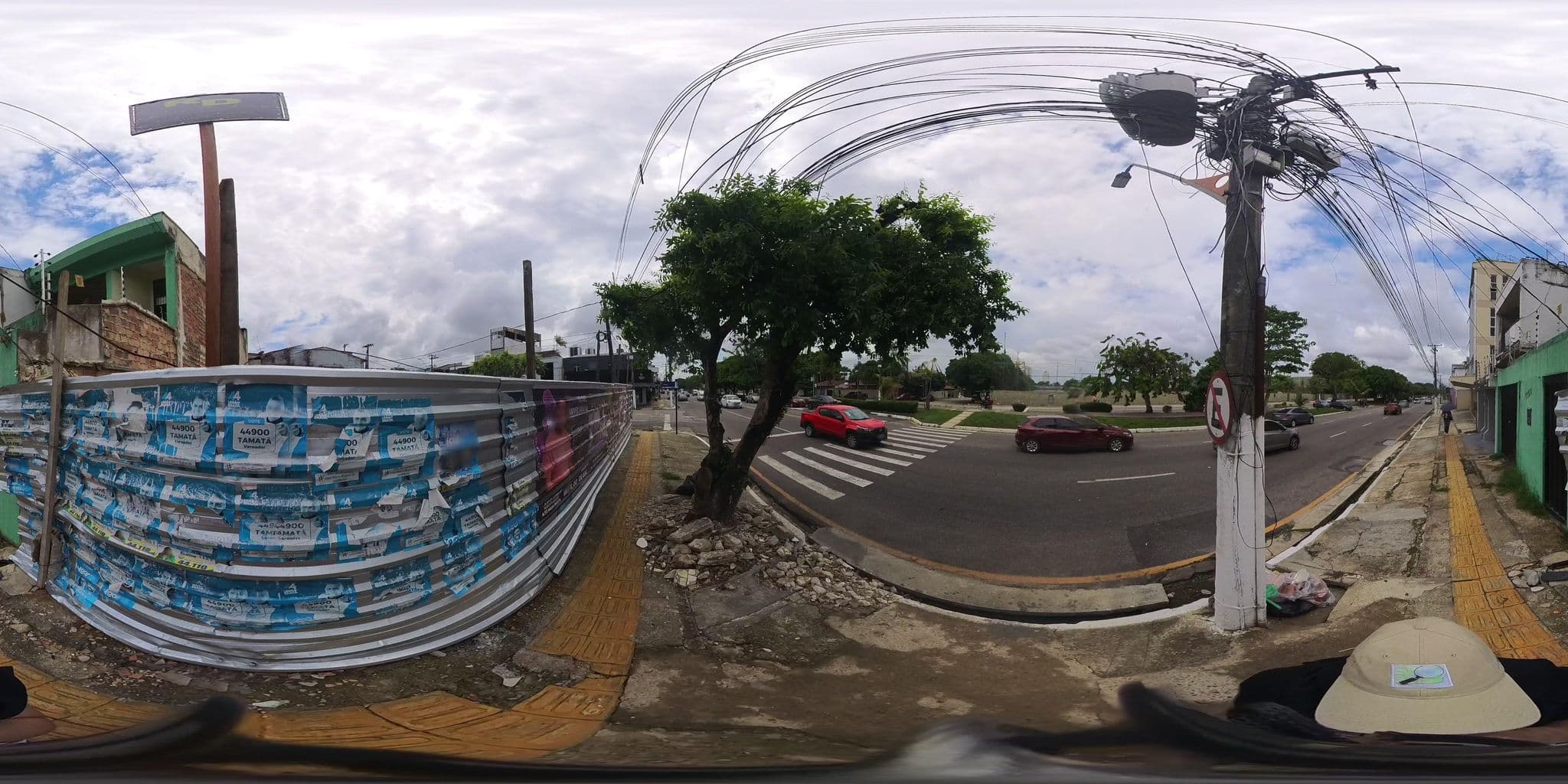 Street view near Duque Hostel, Belém — © trujilorenza (CC BY-SA · Mapillary)
