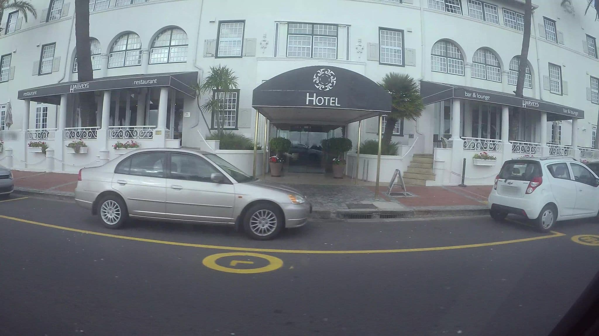 Street view near Winchester Mansions, Cape Town