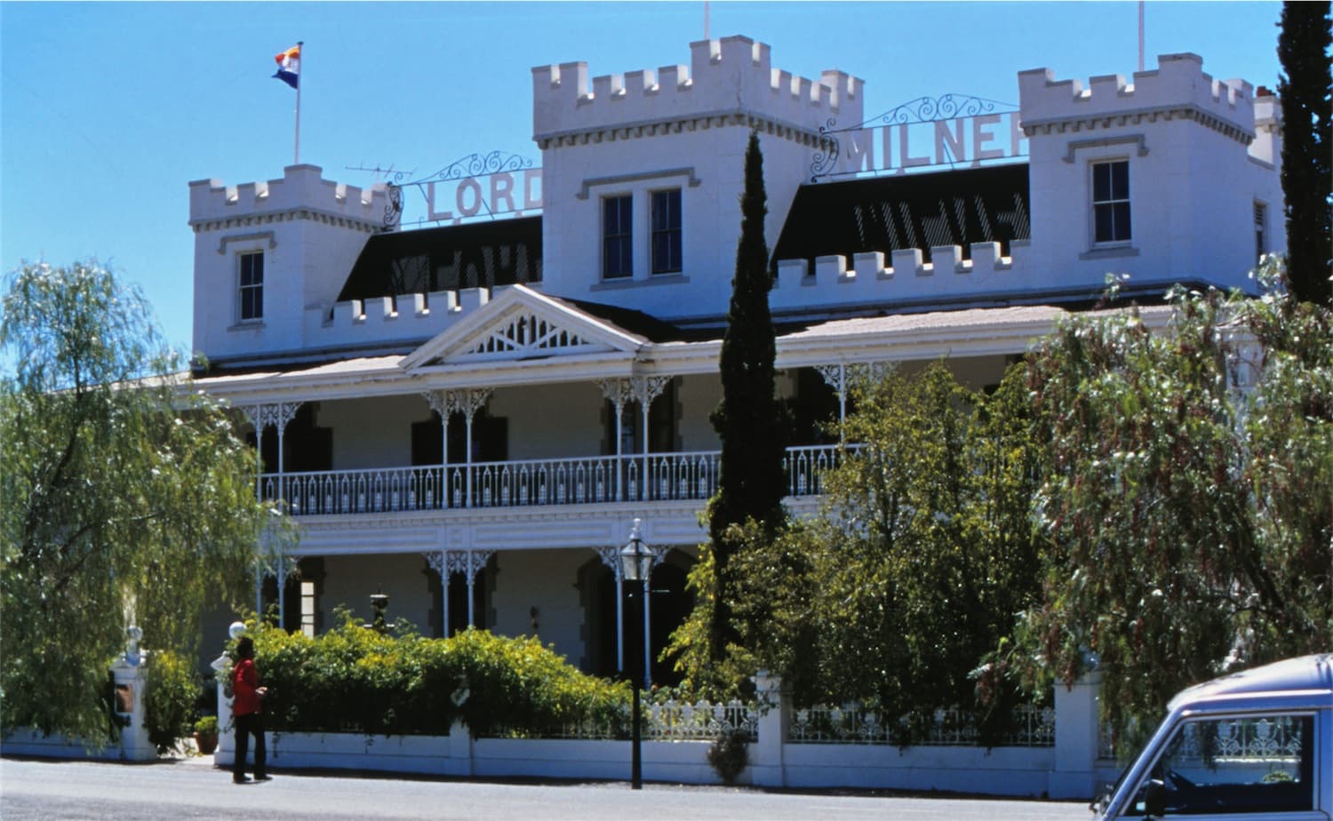 Lord Milner Hotel (via Wikimedia Commons, CC BY-SA 3.0)