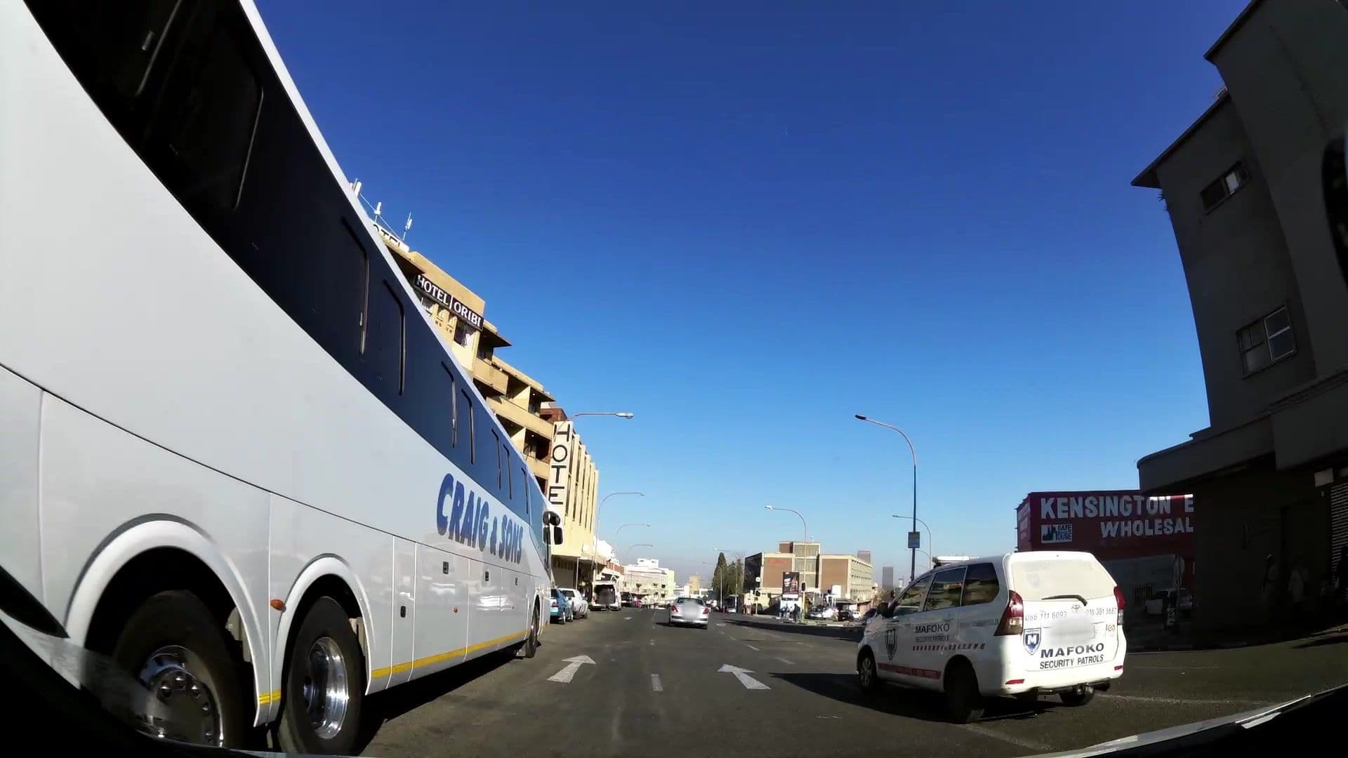 Street view near Hotel Oribi, Johannesburg — © kaartcam (CC BY-SA · Mapillary)