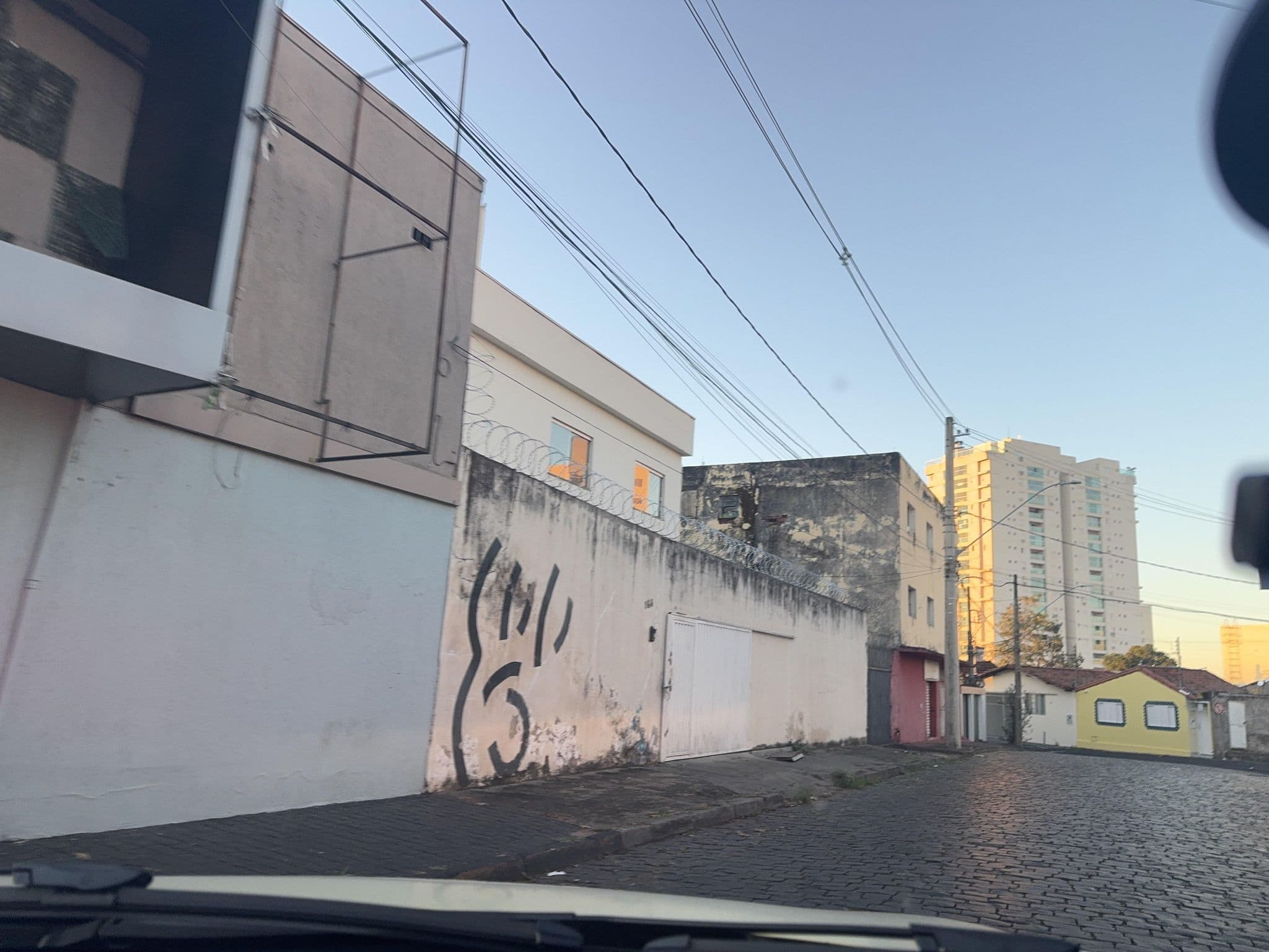 Street view near Hotel Marajó, Uberlândia — © Resyalk (CC BY-SA · Mapillary)