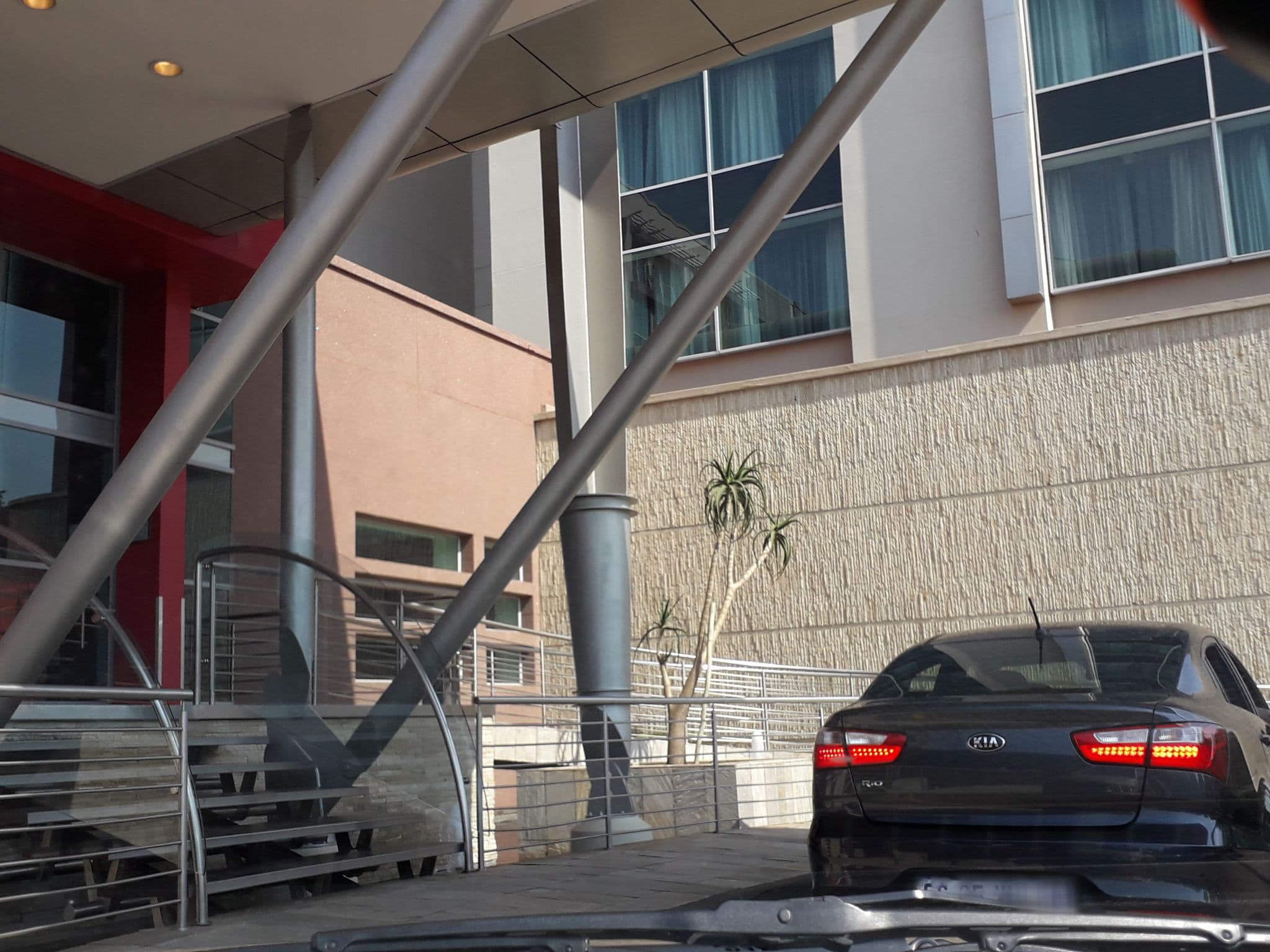 Street view near Southern Sun Rosebank, Johannesburg — © lenah (CC BY-SA · Mapillary)