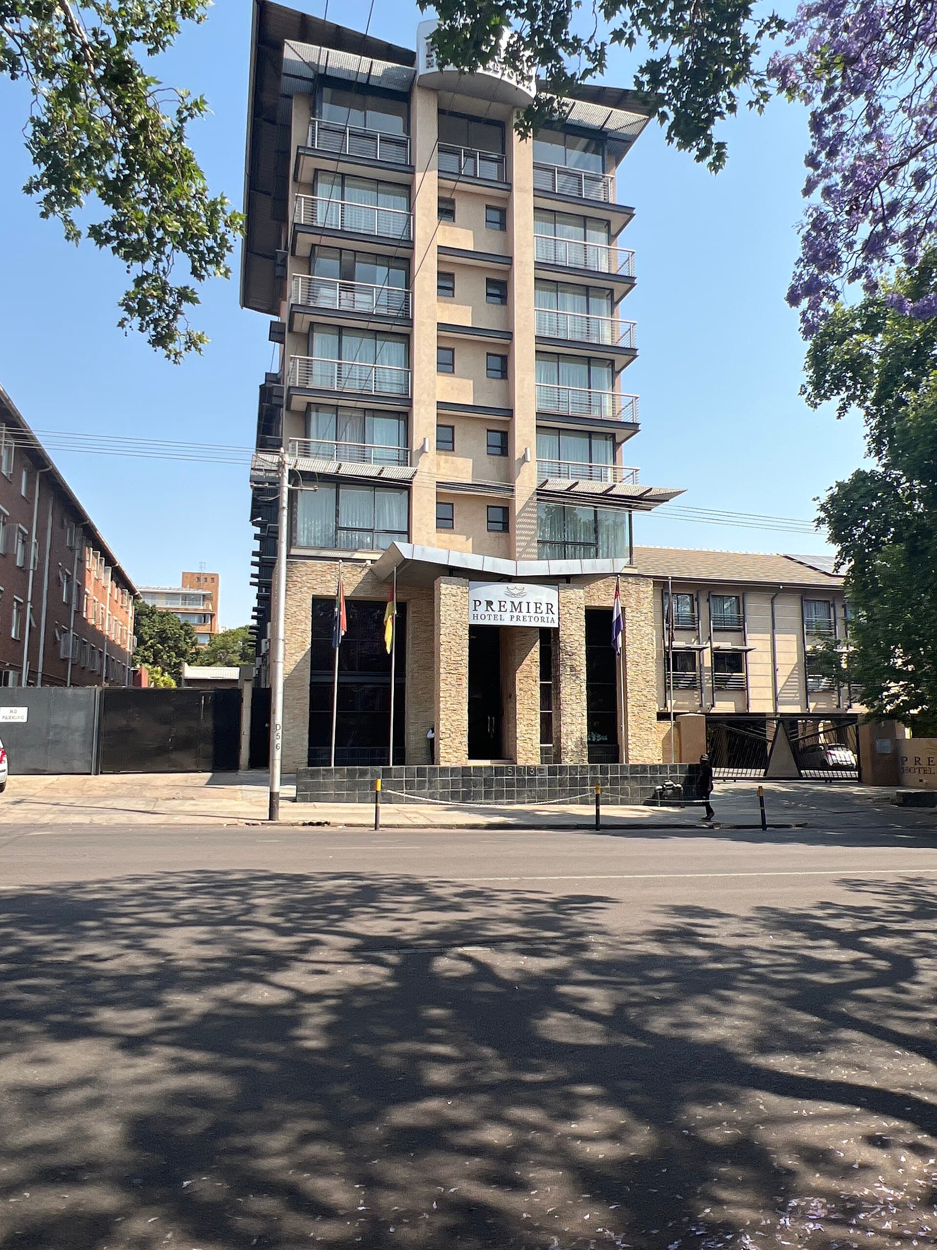 Premier Hotel Pretoria (via Wikimedia Commons, CC BY-SA 3.0)
