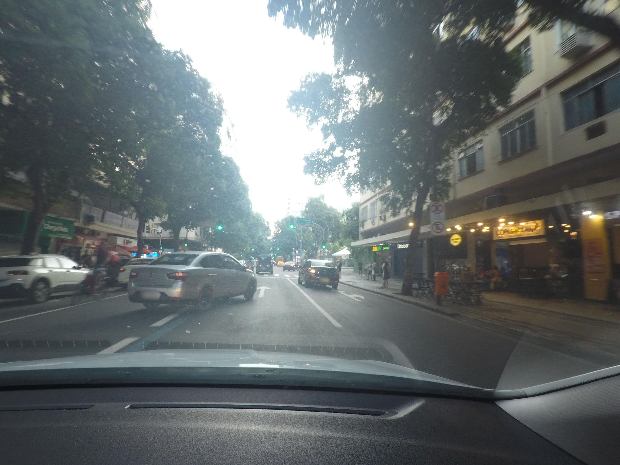 Street view near Conforto em Copacabana- 100m da praia - BR1307 Z4, Copacabana — © jaderbavaresco (CC BY-SA · Mapillary)