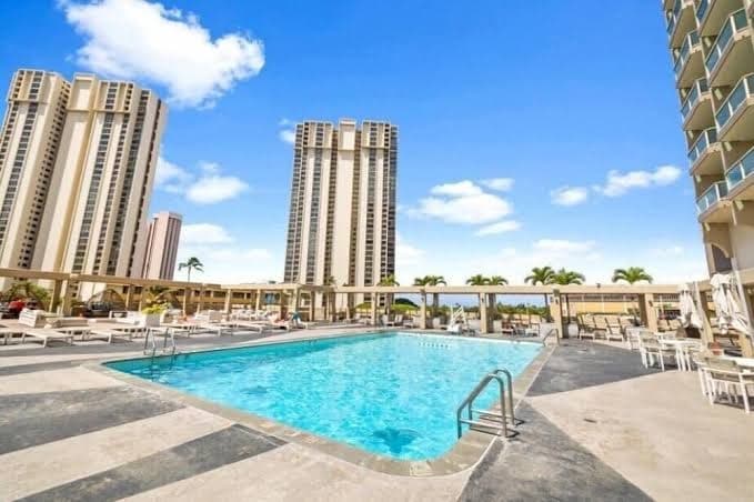 Ala Moana Hotel 16th FL R9 2Beds Partial Ocean View, Hotel in Ala Moana