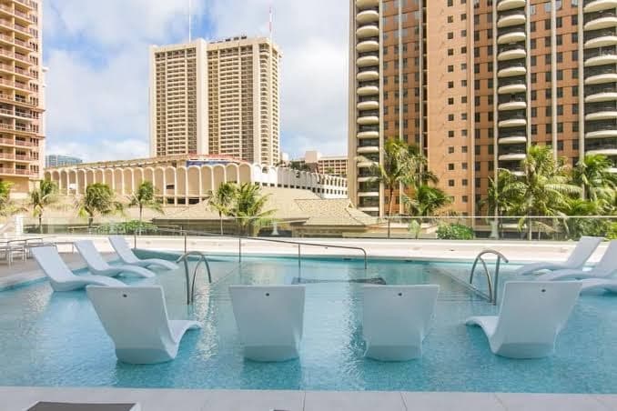 Ilikai Hotel - Two-Bedroom Suite that overlooks the Waikiki City Lights! No Resort Fees!, Resort in Waikīkī