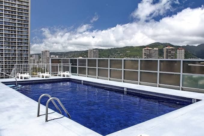 Waikiki Beach Condominiums, Hotel in Lower McCully