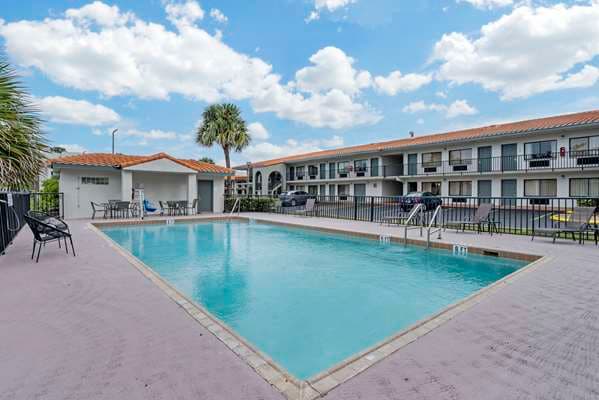 Quality Inn & Suites Orlando East - UCF Area, Hotel in Alafaya