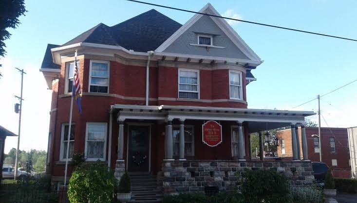 Palmer House Inn Bed & Breakfast, Bed & Breakfast in Albion