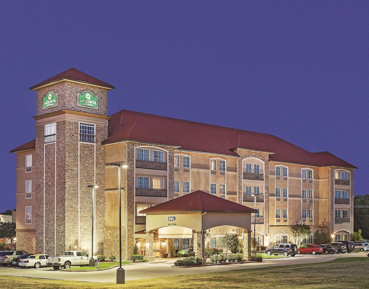La Quinta Inn & Suites by Wyndham Allen at The Village, Hotel in Allen