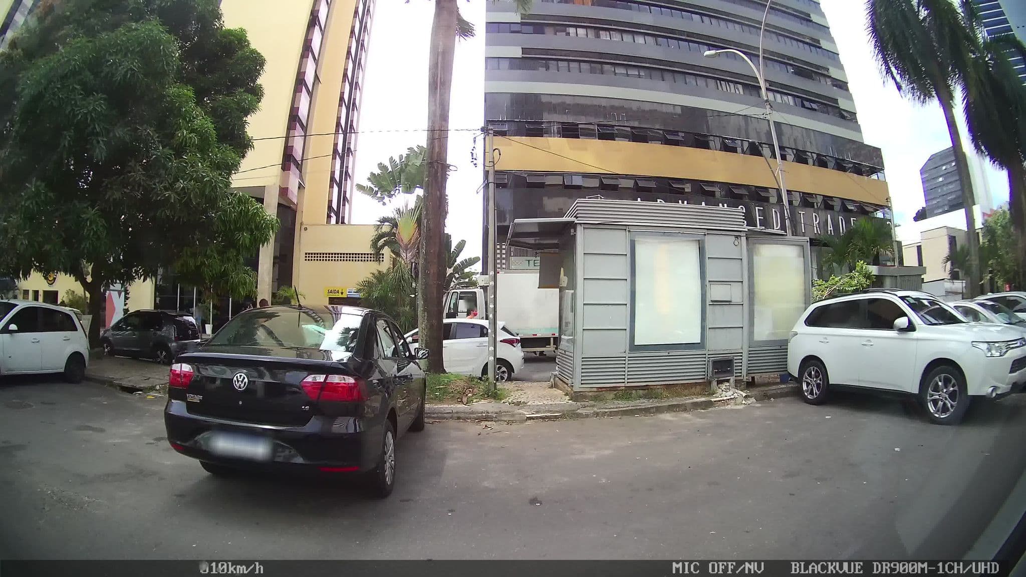 Street view near América Towers Hotel, Salvador — © kaart_2 (CC BY-SA · Mapillary)